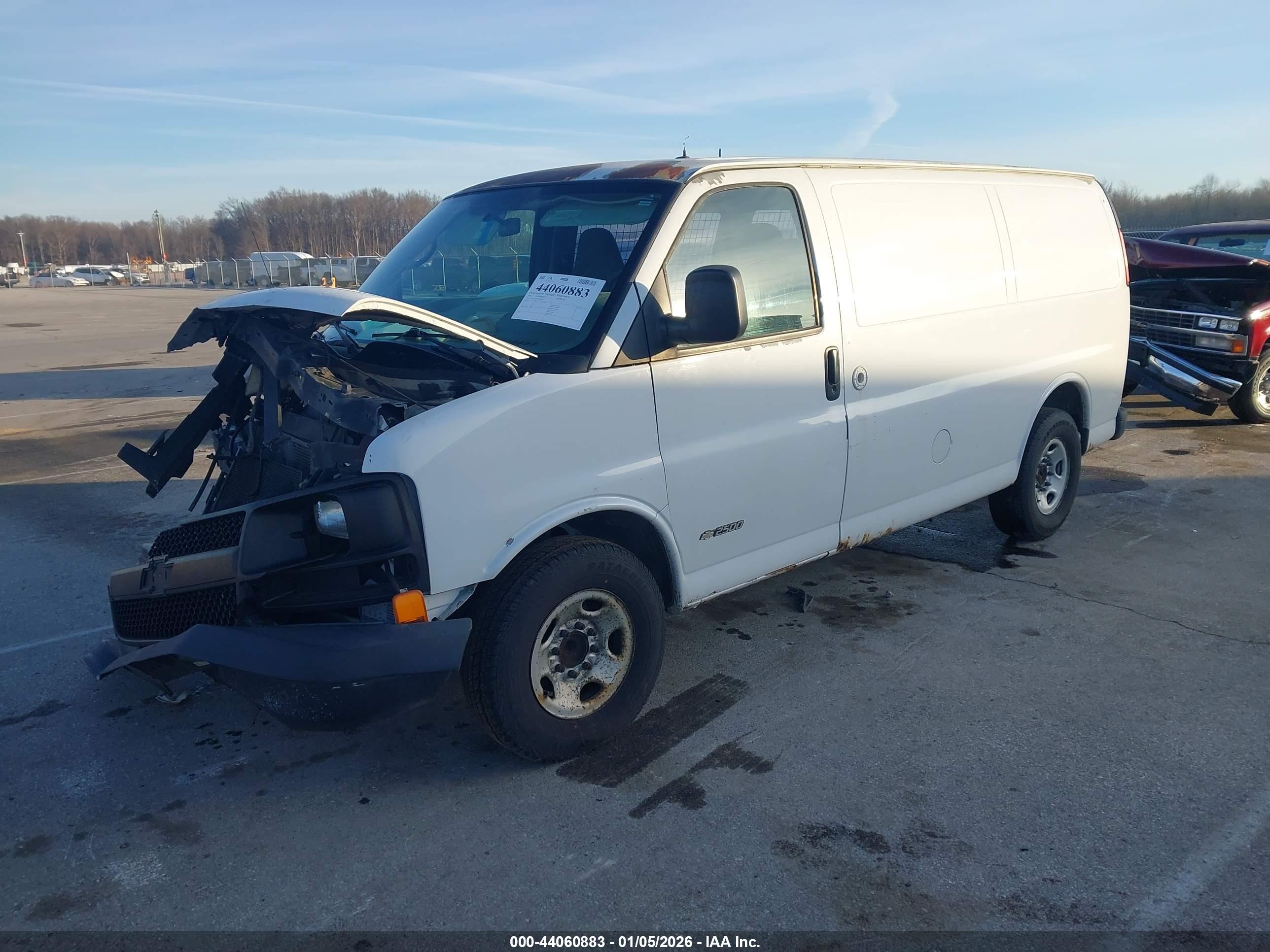 CHEVROLET EXPRESS image 2