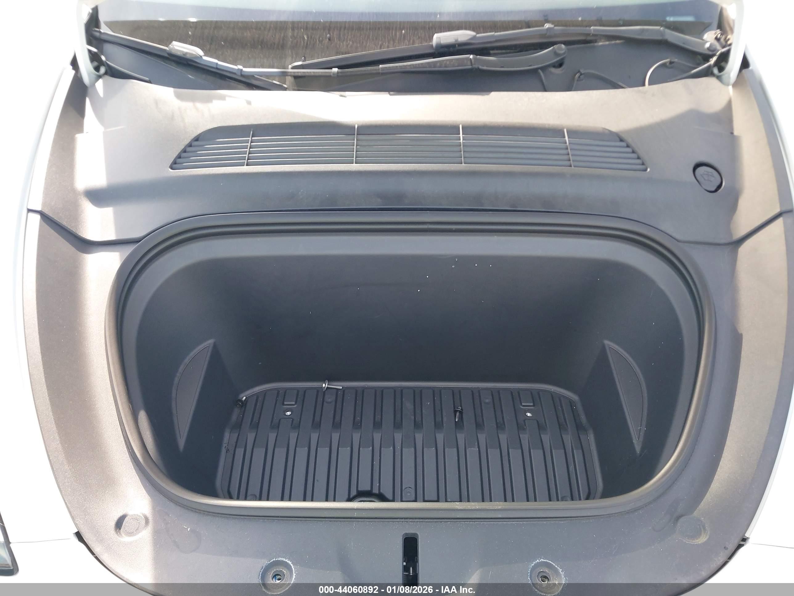TESLA MODEL image 10