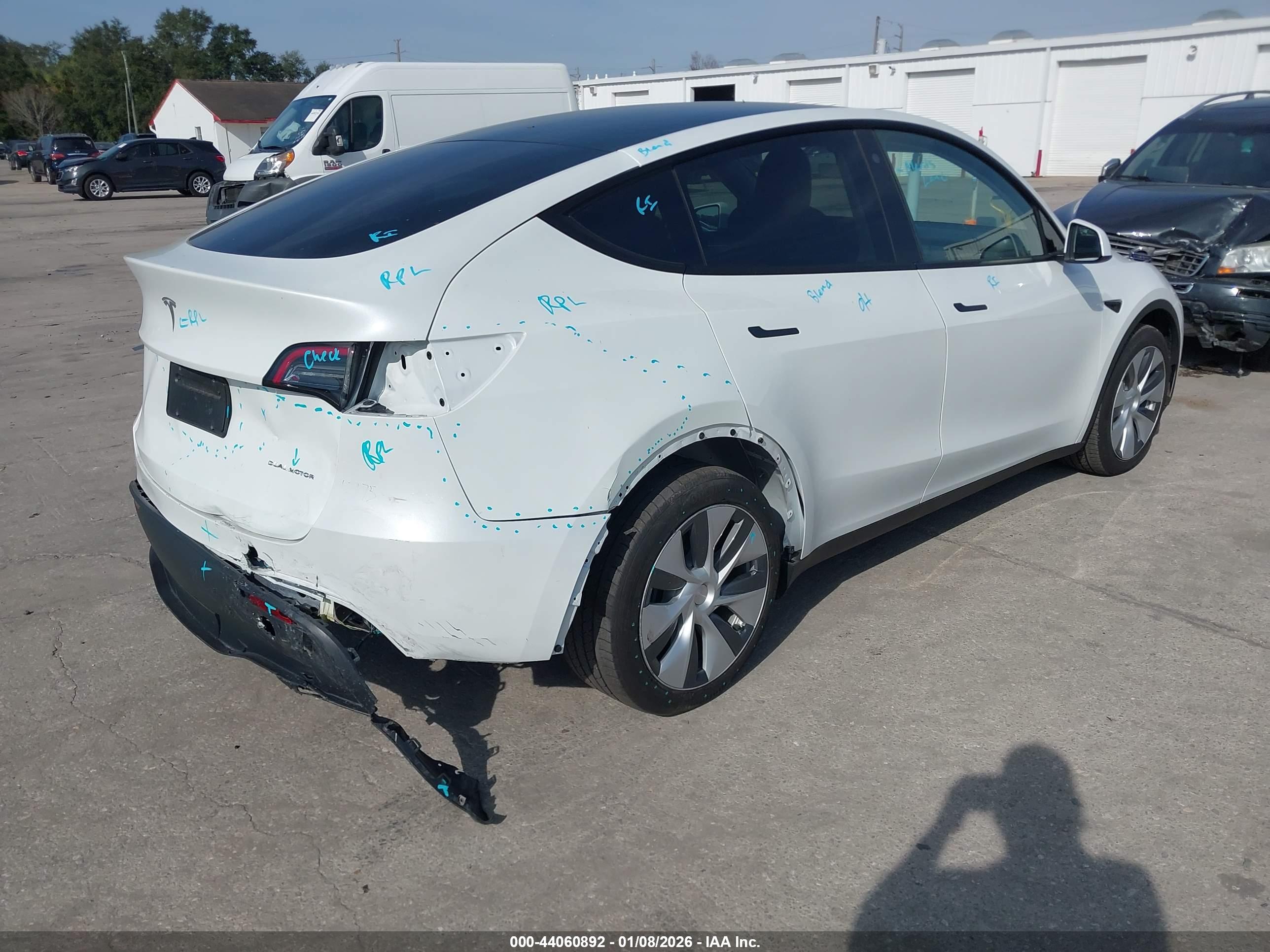 TESLA MODEL image 4