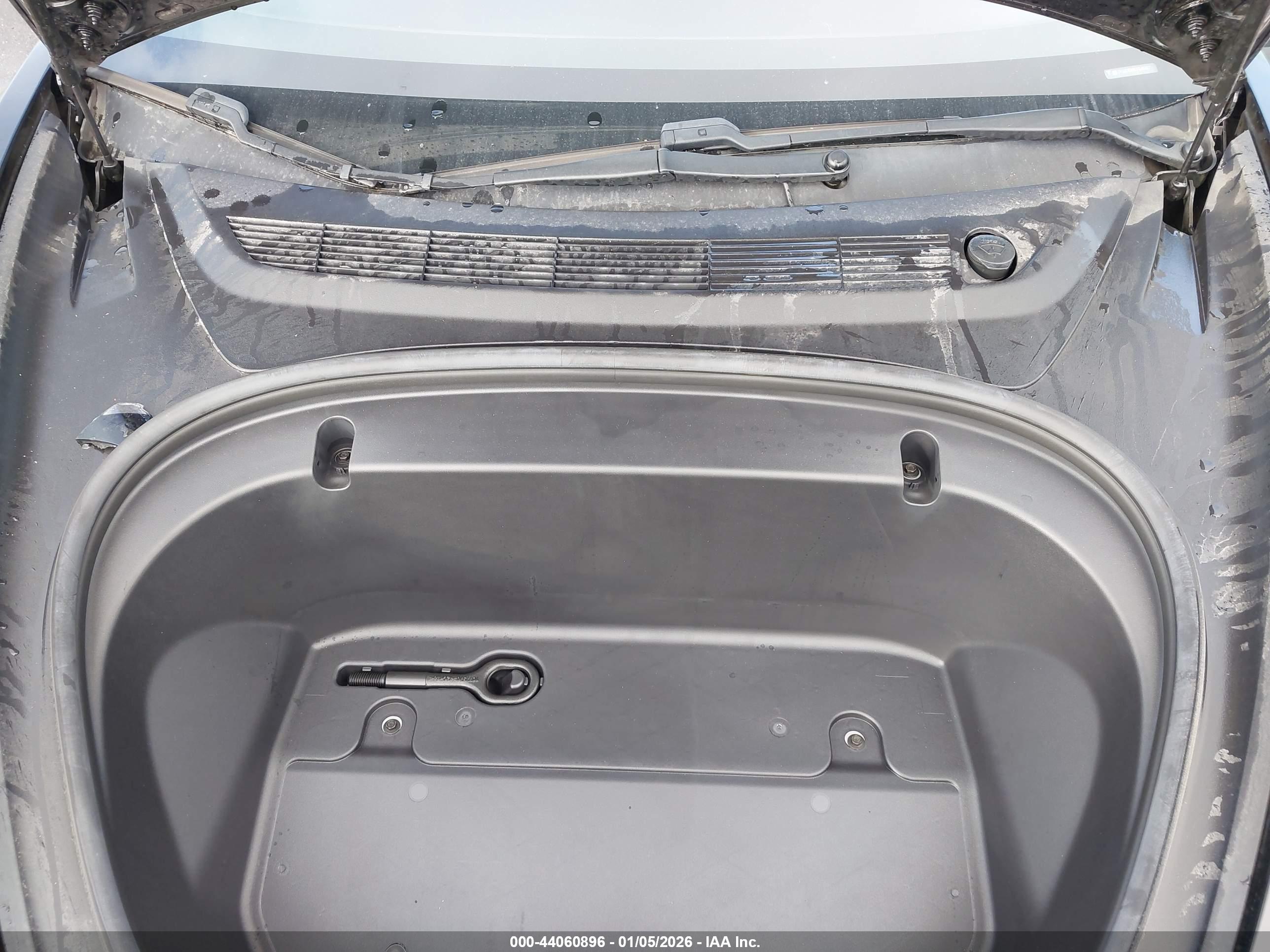 TESLA MODEL image 10
