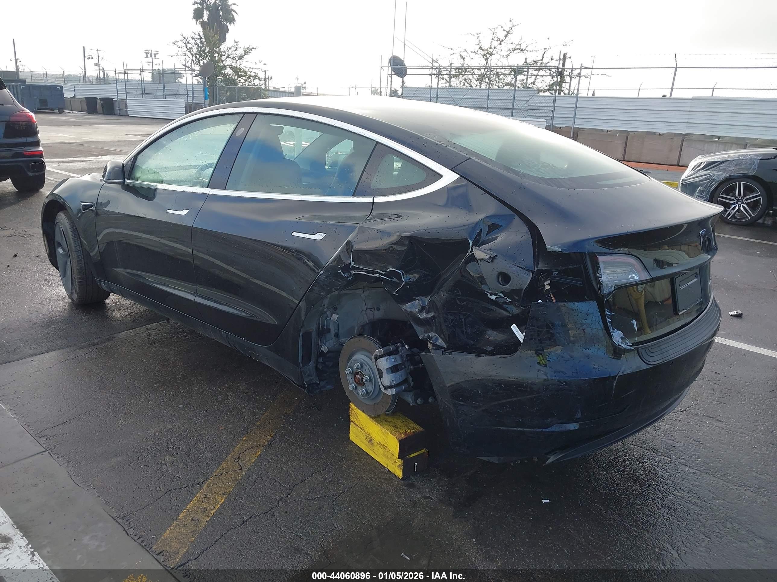 TESLA MODEL image 6