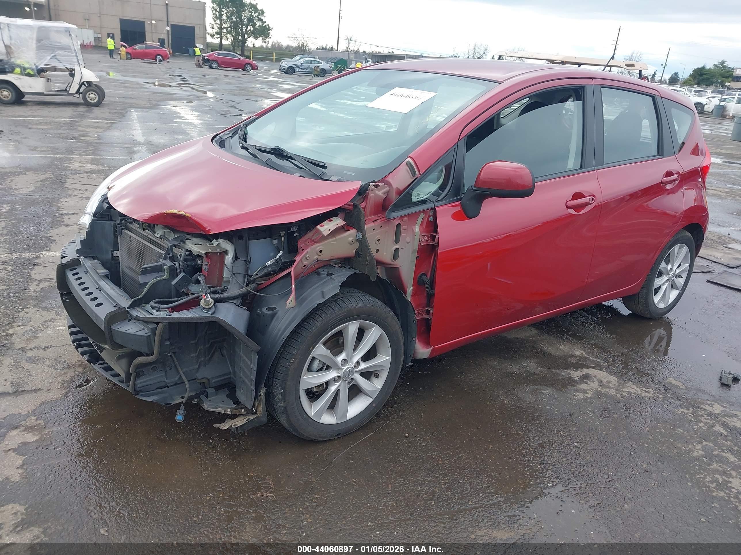 NISSAN VERSA image 2