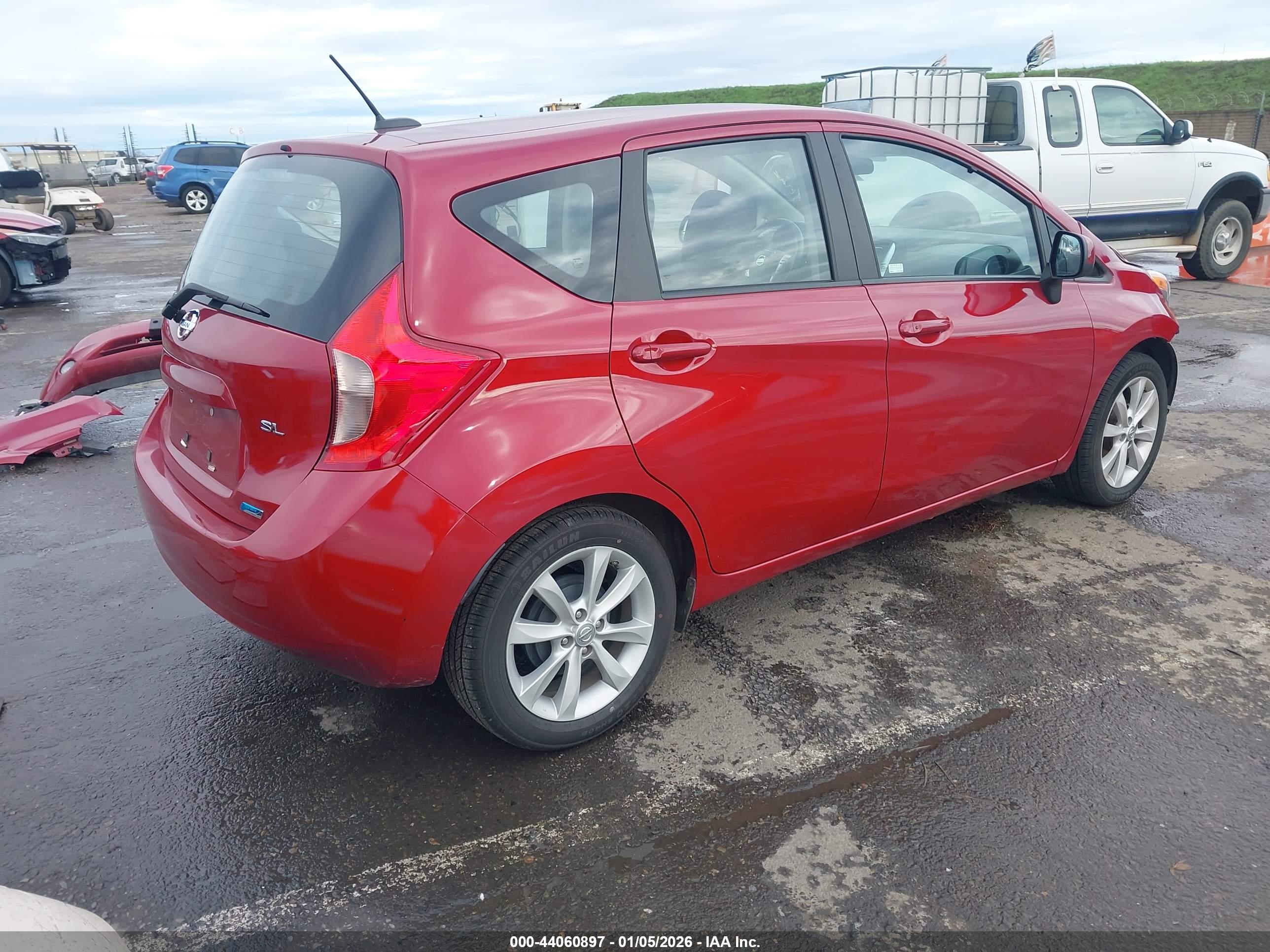 NISSAN VERSA image 4