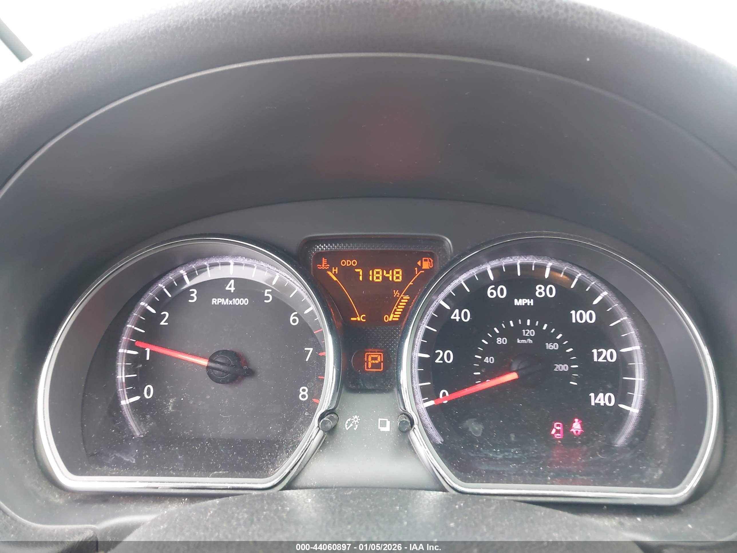 NISSAN VERSA image 7