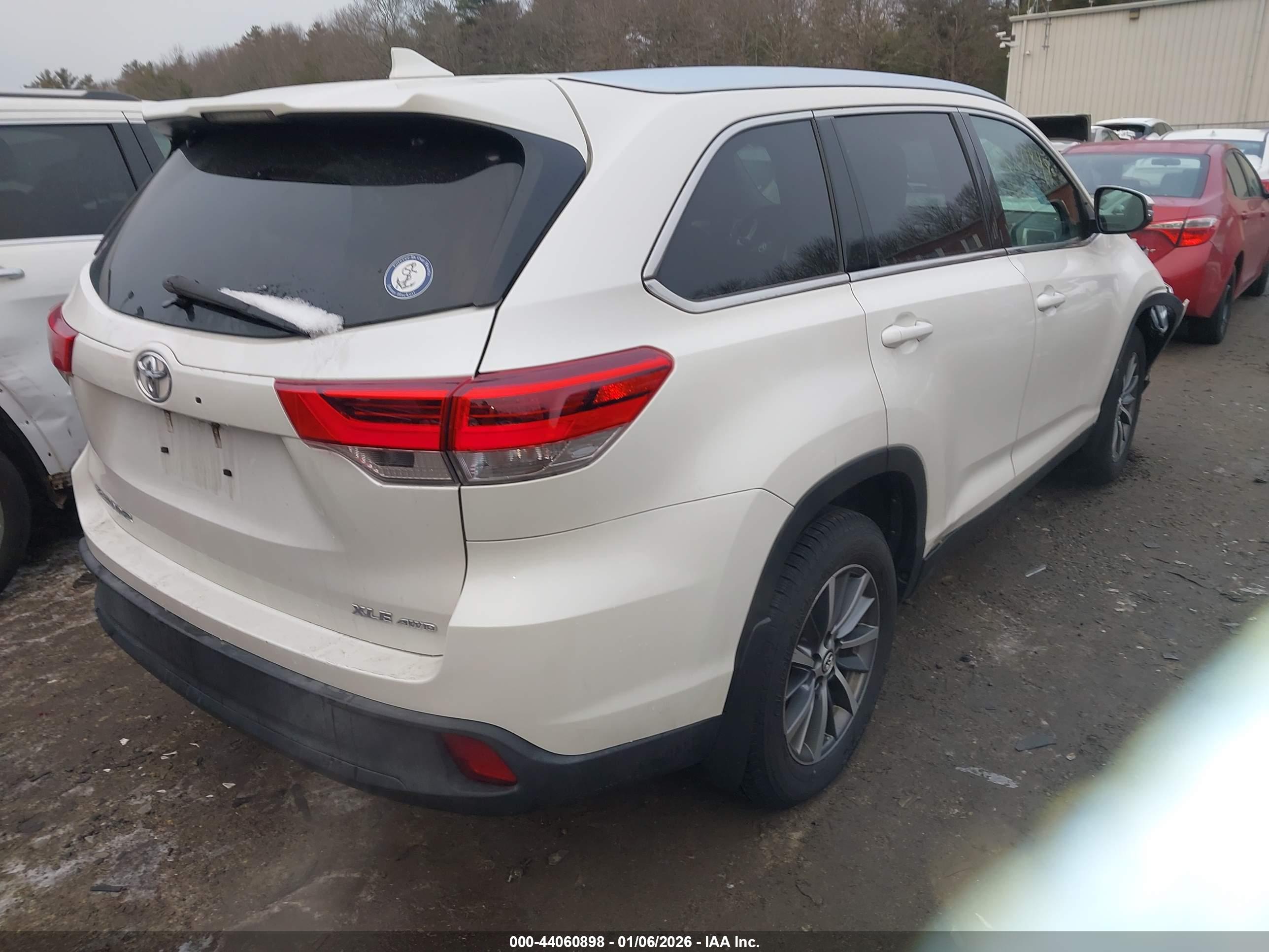 TOYOTA HIGHLANDER image 4