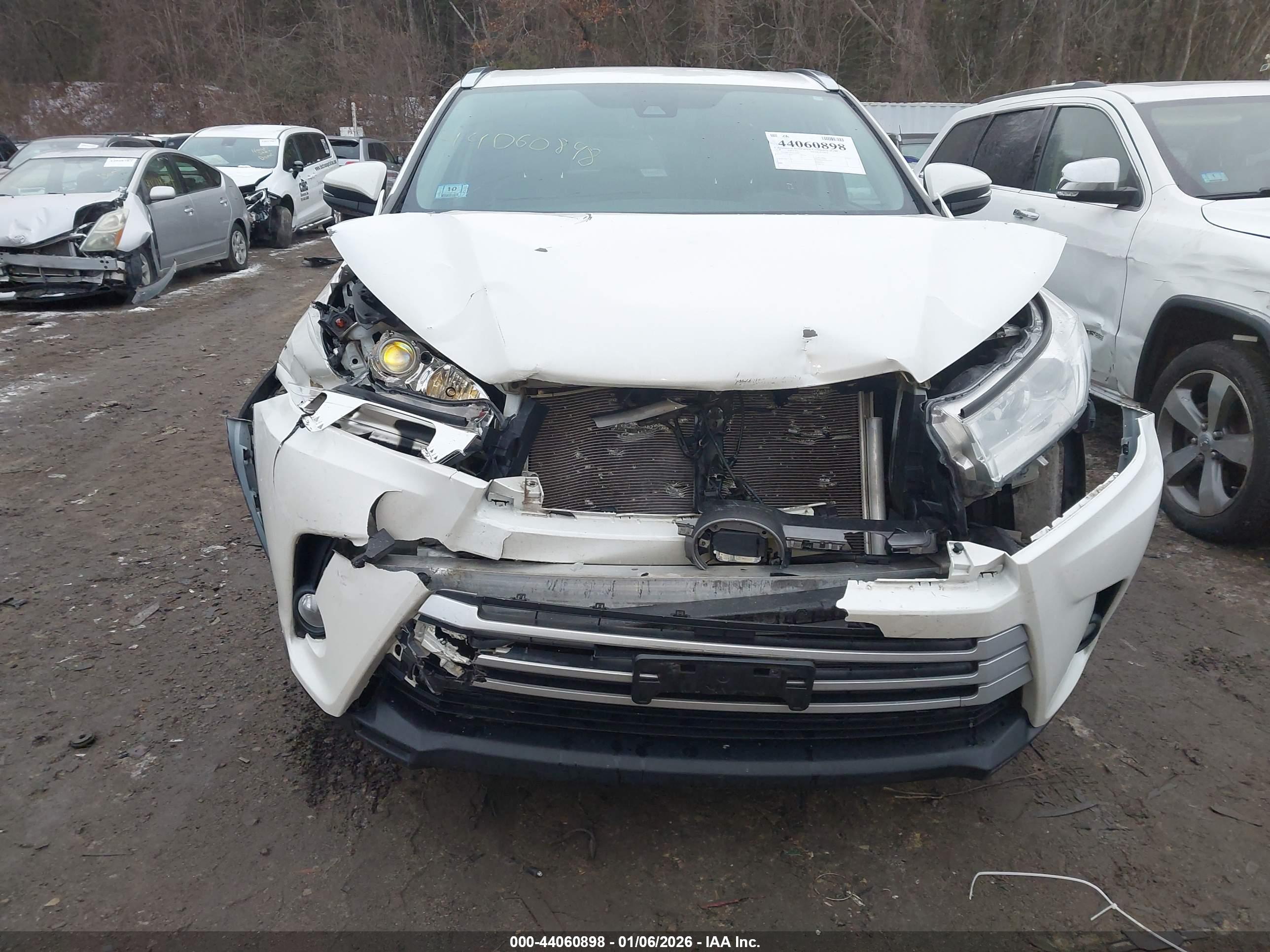 TOYOTA HIGHLANDER image 6