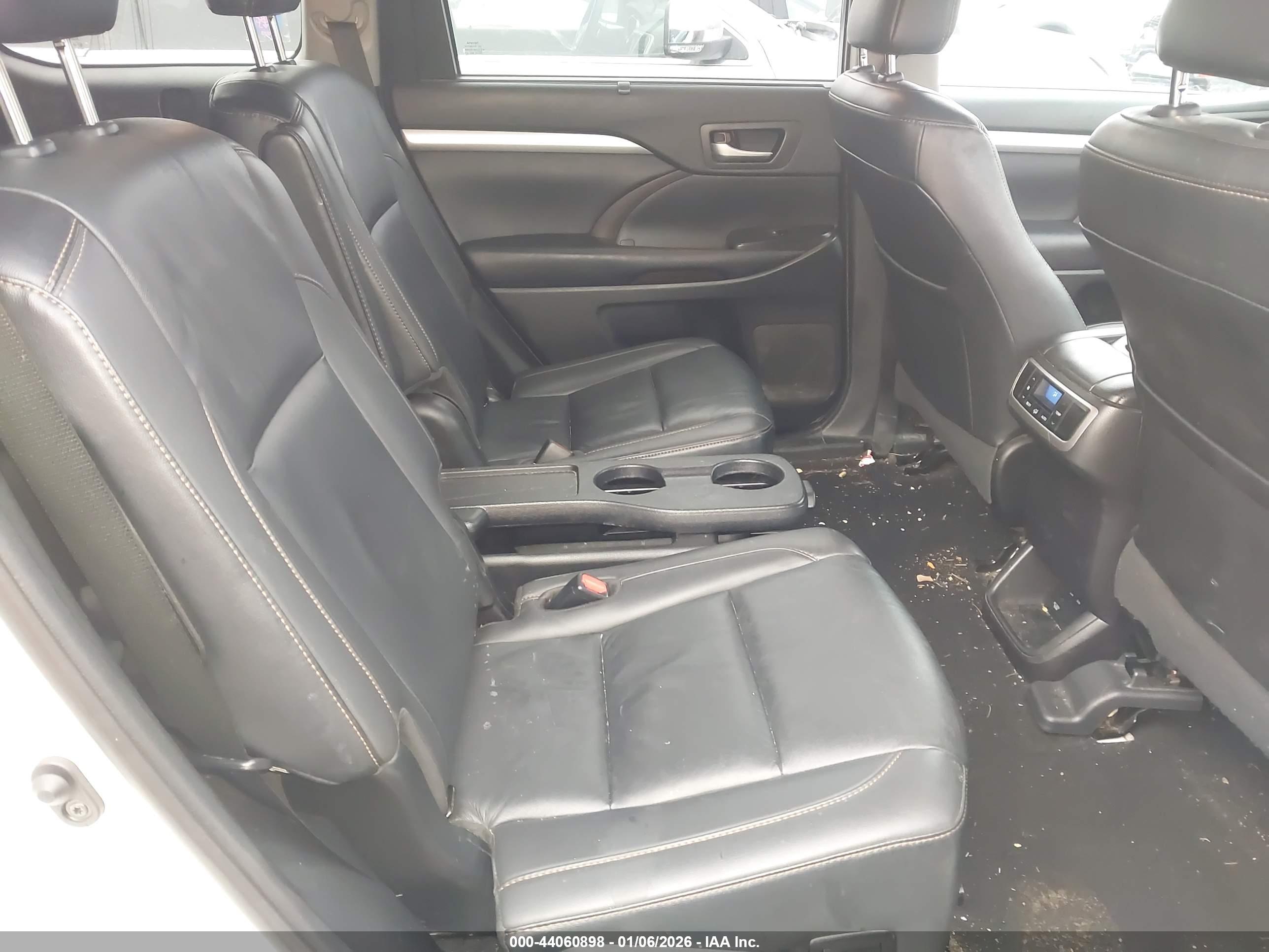 TOYOTA HIGHLANDER image 8
