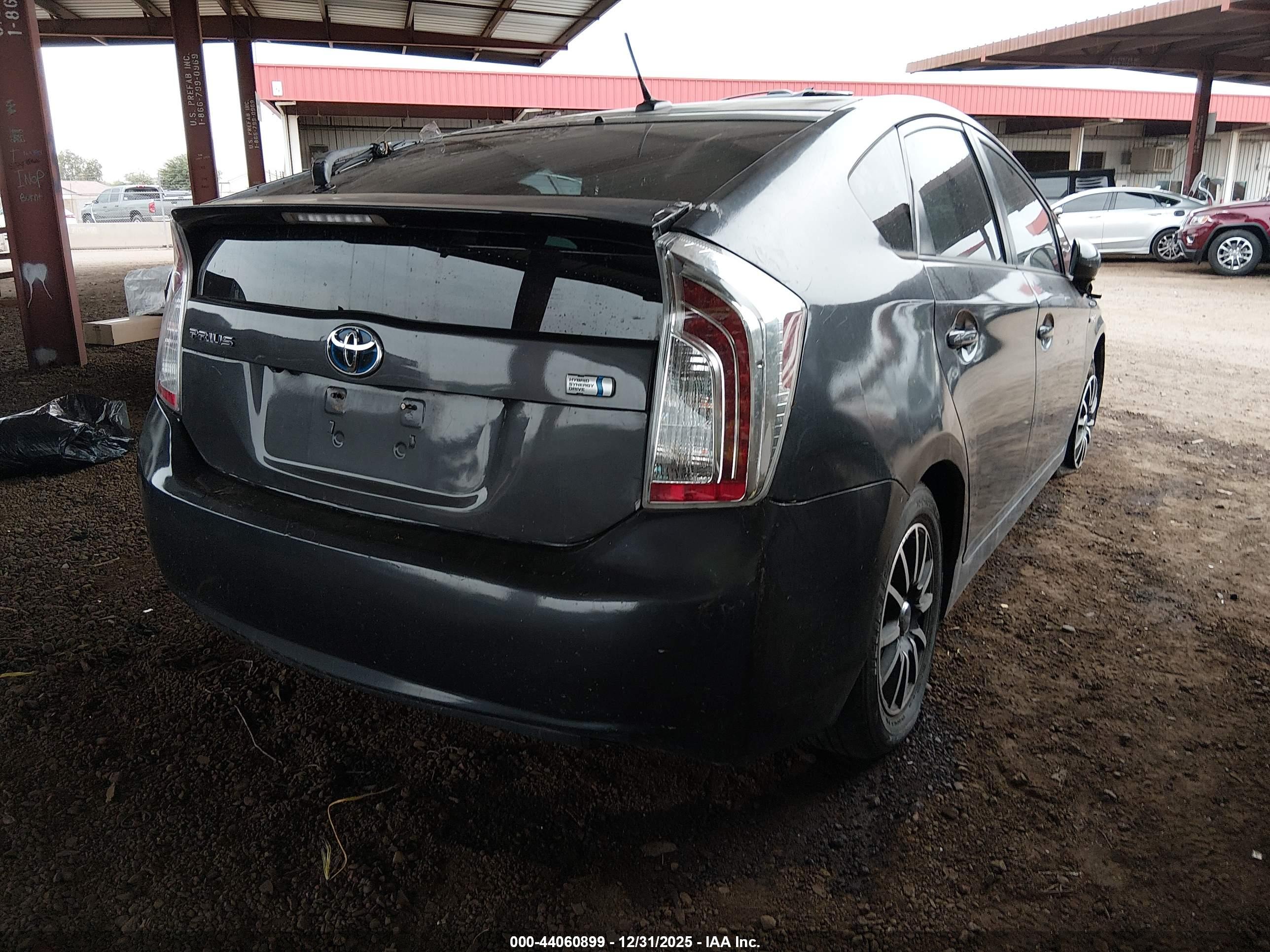 TOYOTA PRIUS image 4