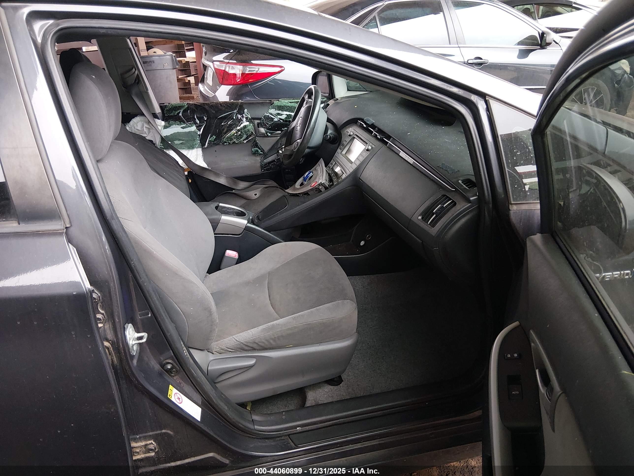 TOYOTA PRIUS image 5