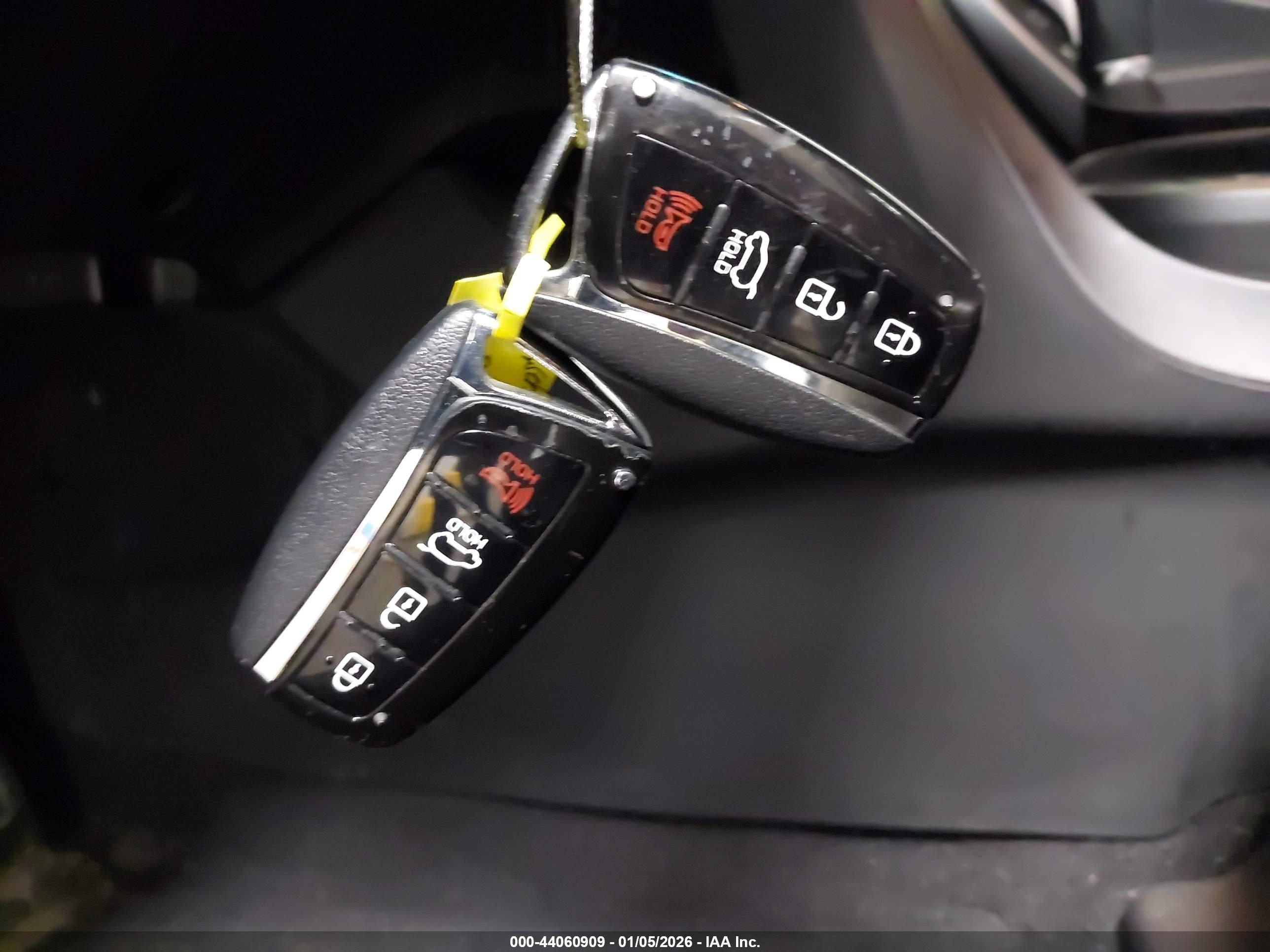 HYUNDAI SANTA image 11