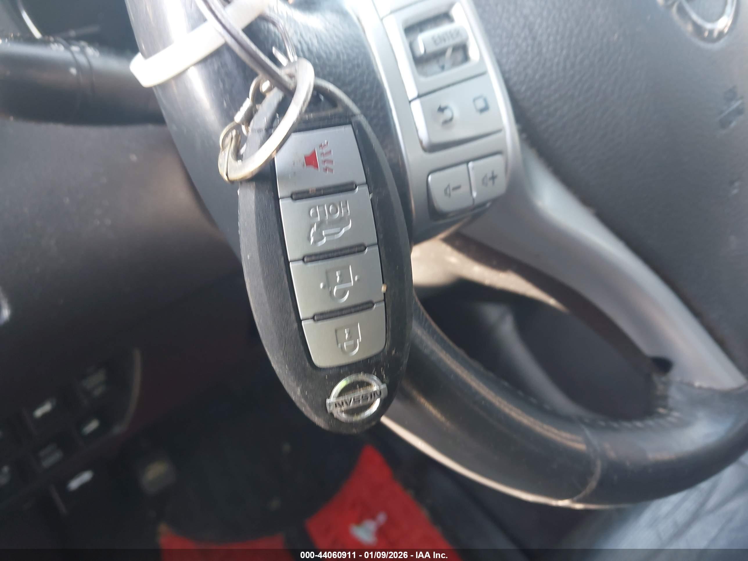 NISSAN ROGUE image 11