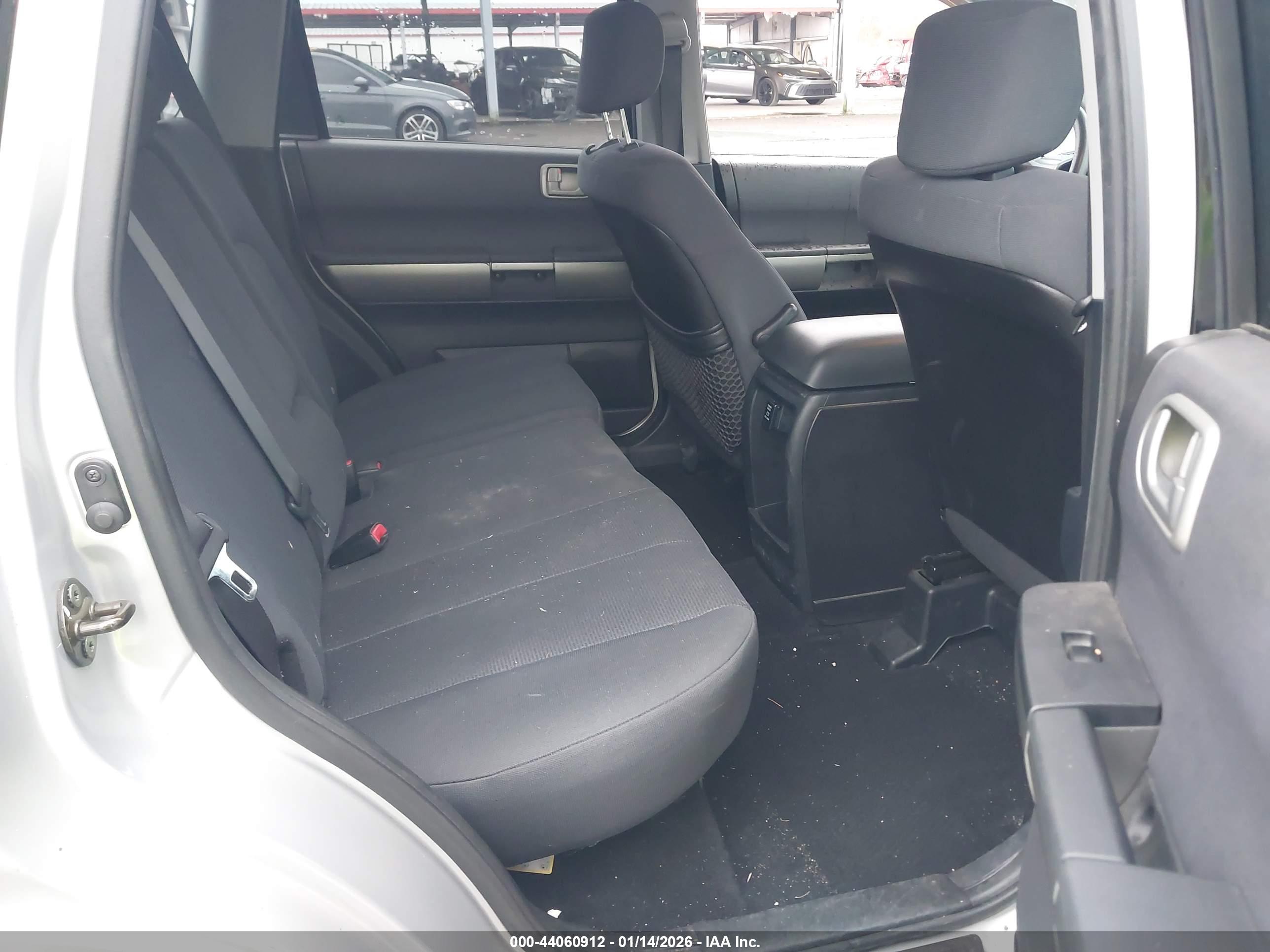 MITSUBISHI ENDEAVOR image 8
