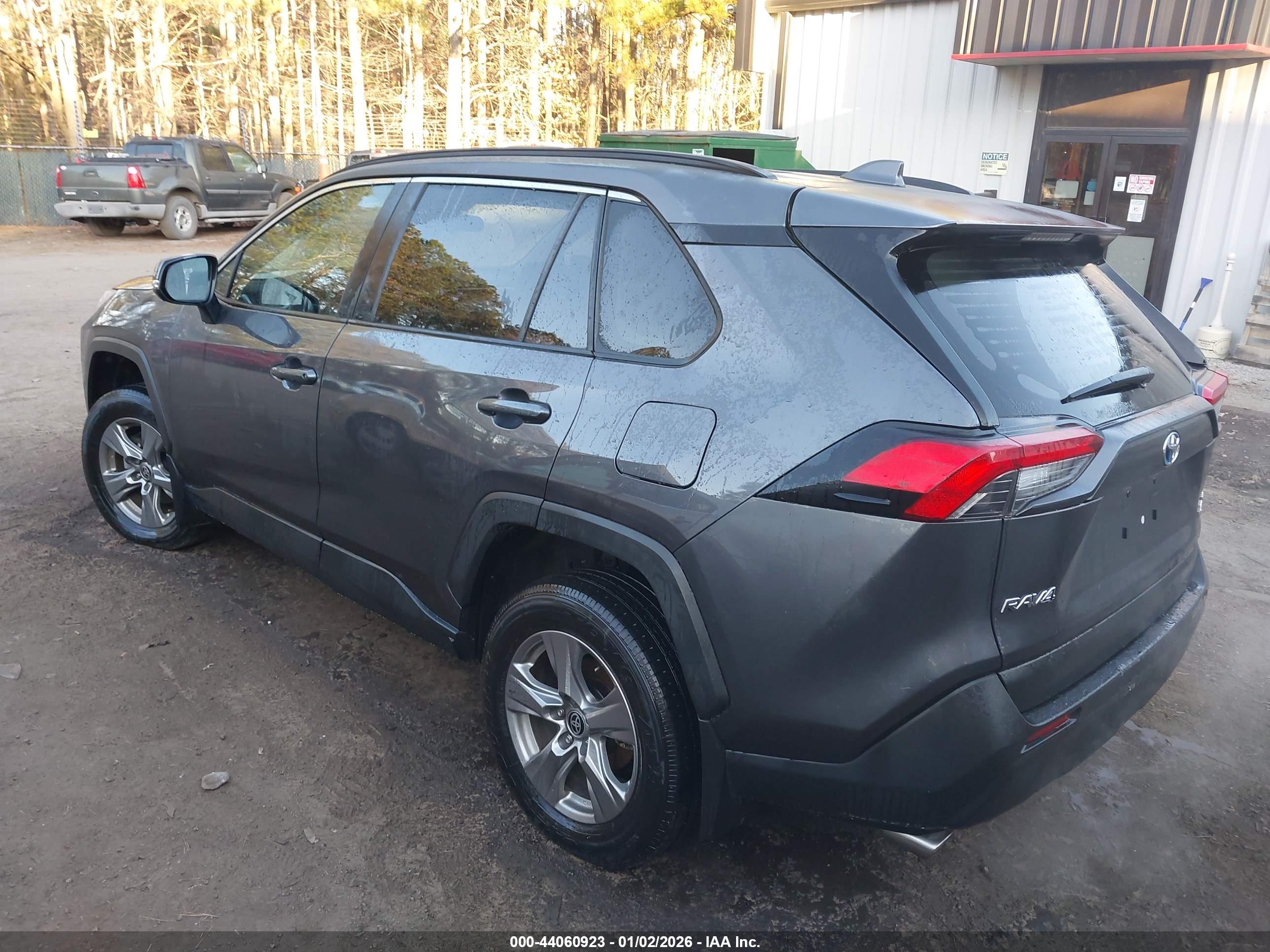 TOYOTA RAV4 image 3
