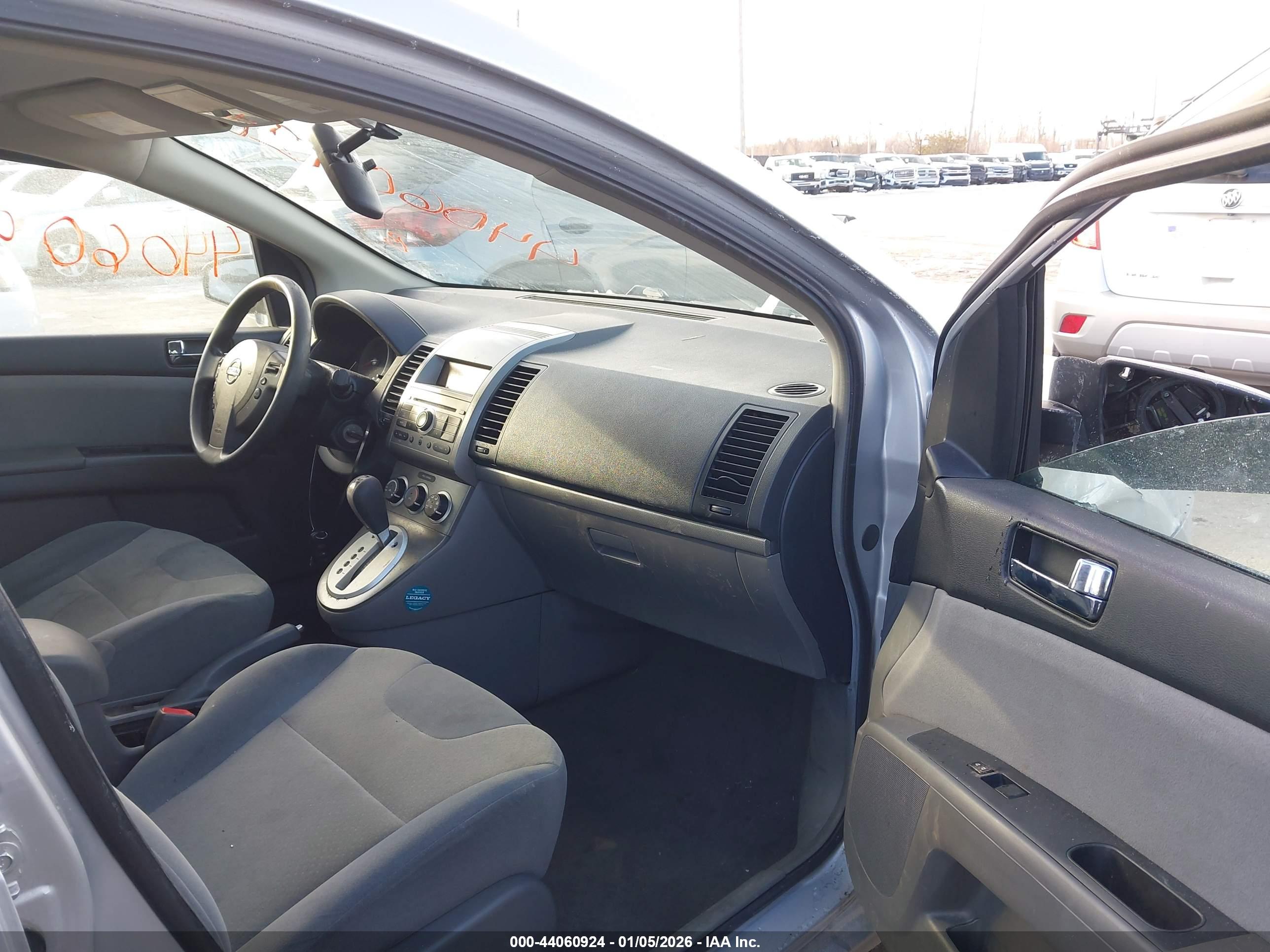 NISSAN SENTRA image 5