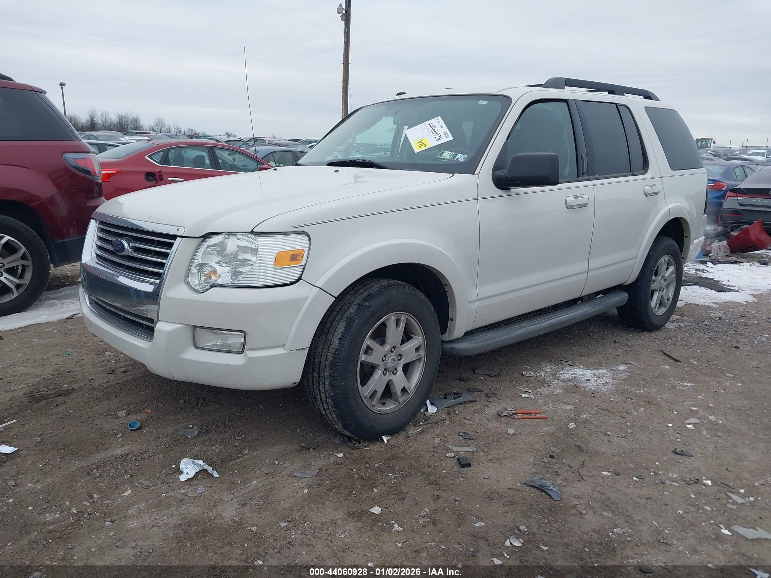 FORD EXPLORER image 2