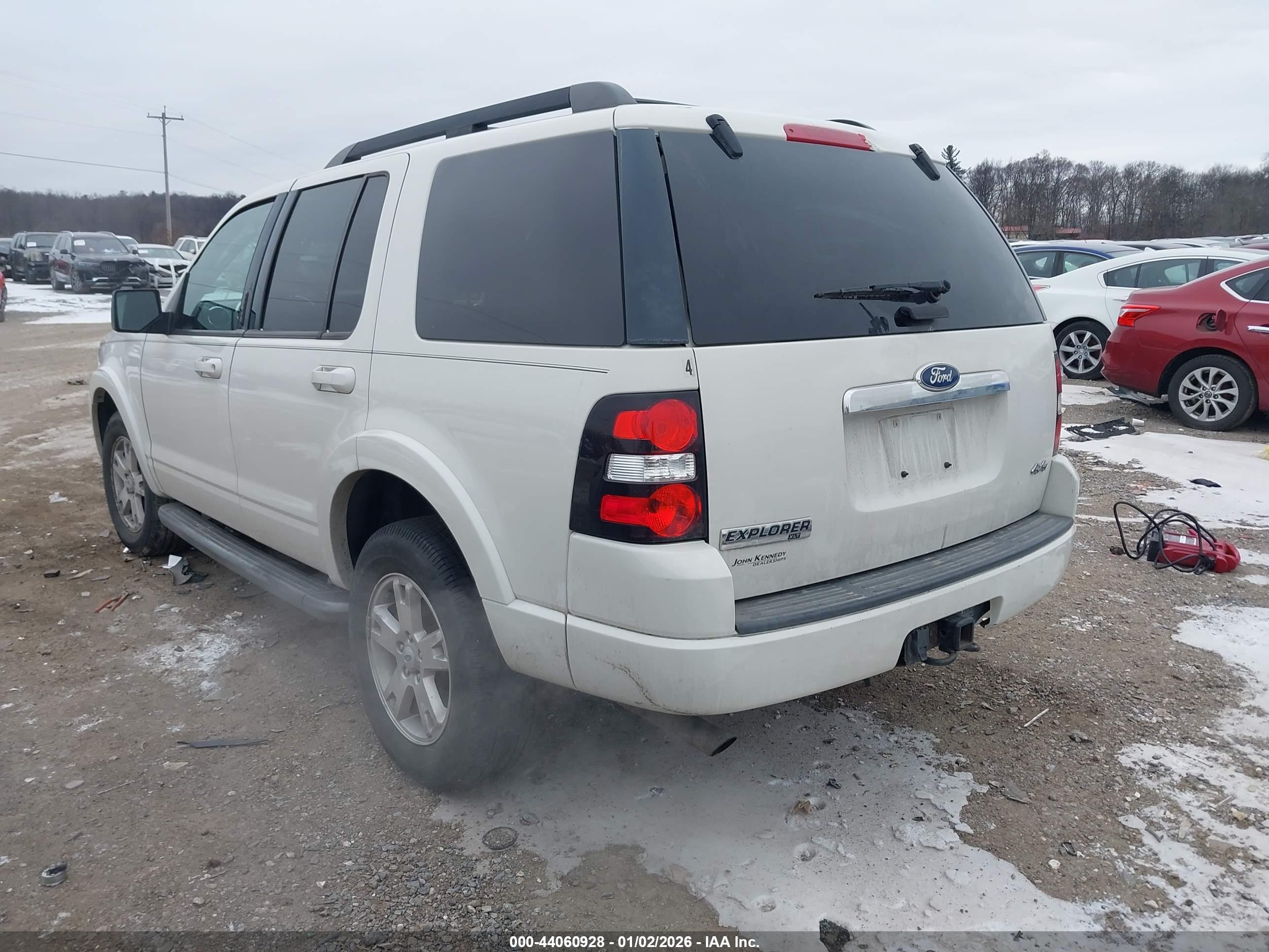 FORD EXPLORER image 3