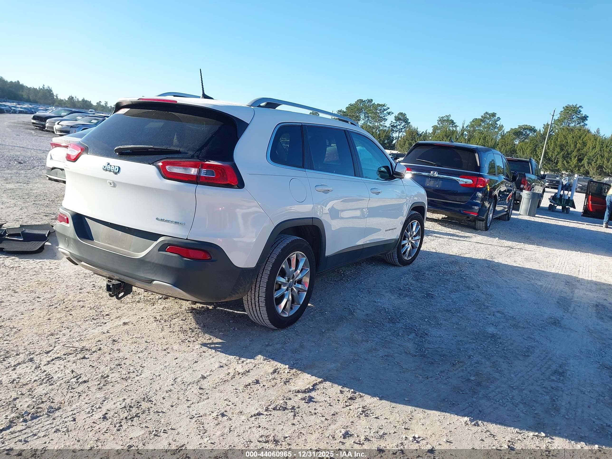JEEP CHEROKEE image 4