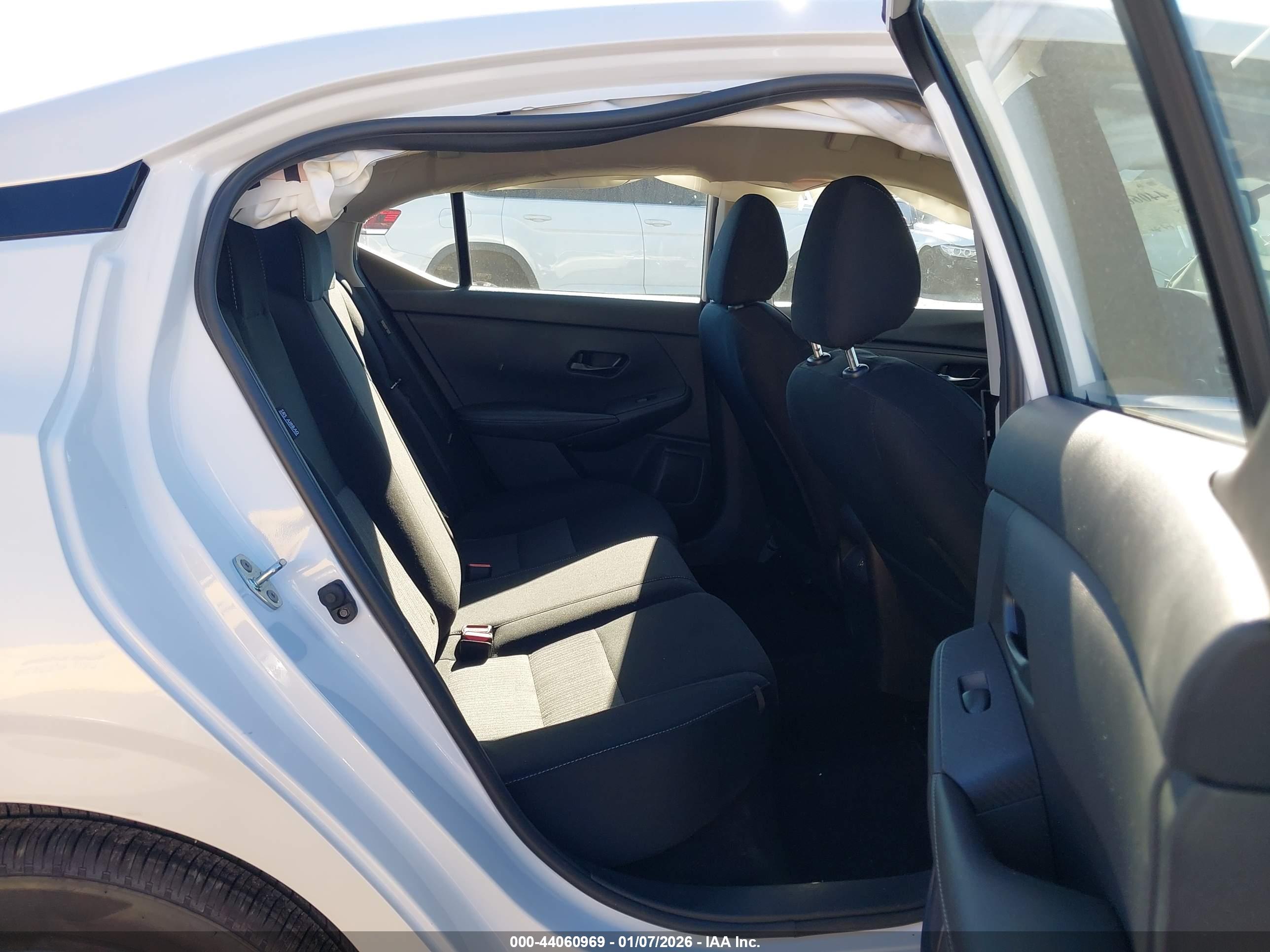 NISSAN SENTRA image 8