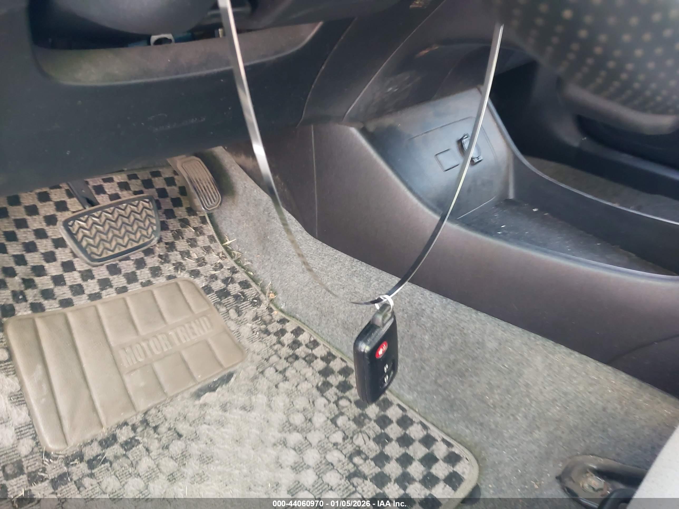 TOYOTA PRIUS image 11