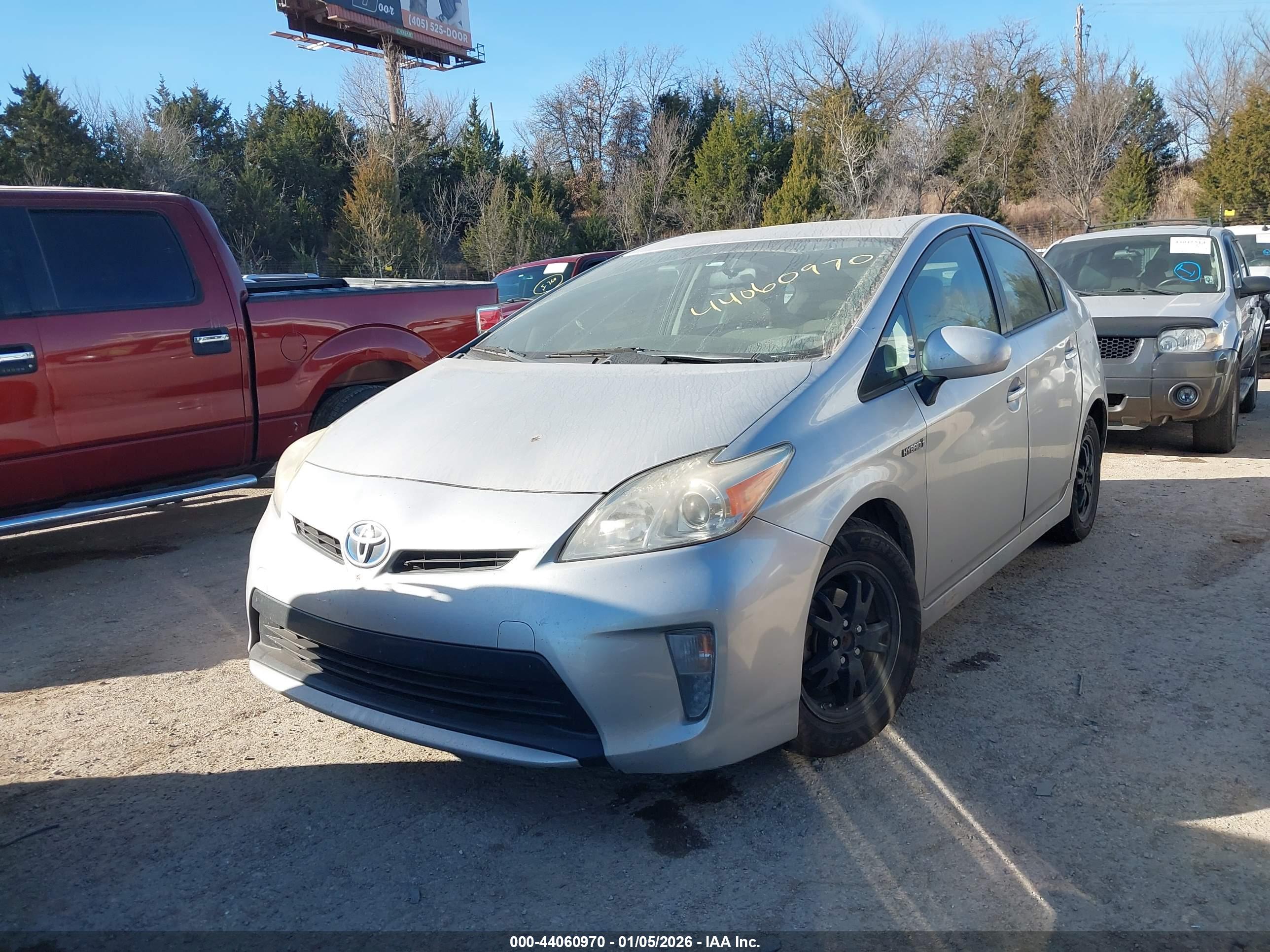 TOYOTA PRIUS image 2