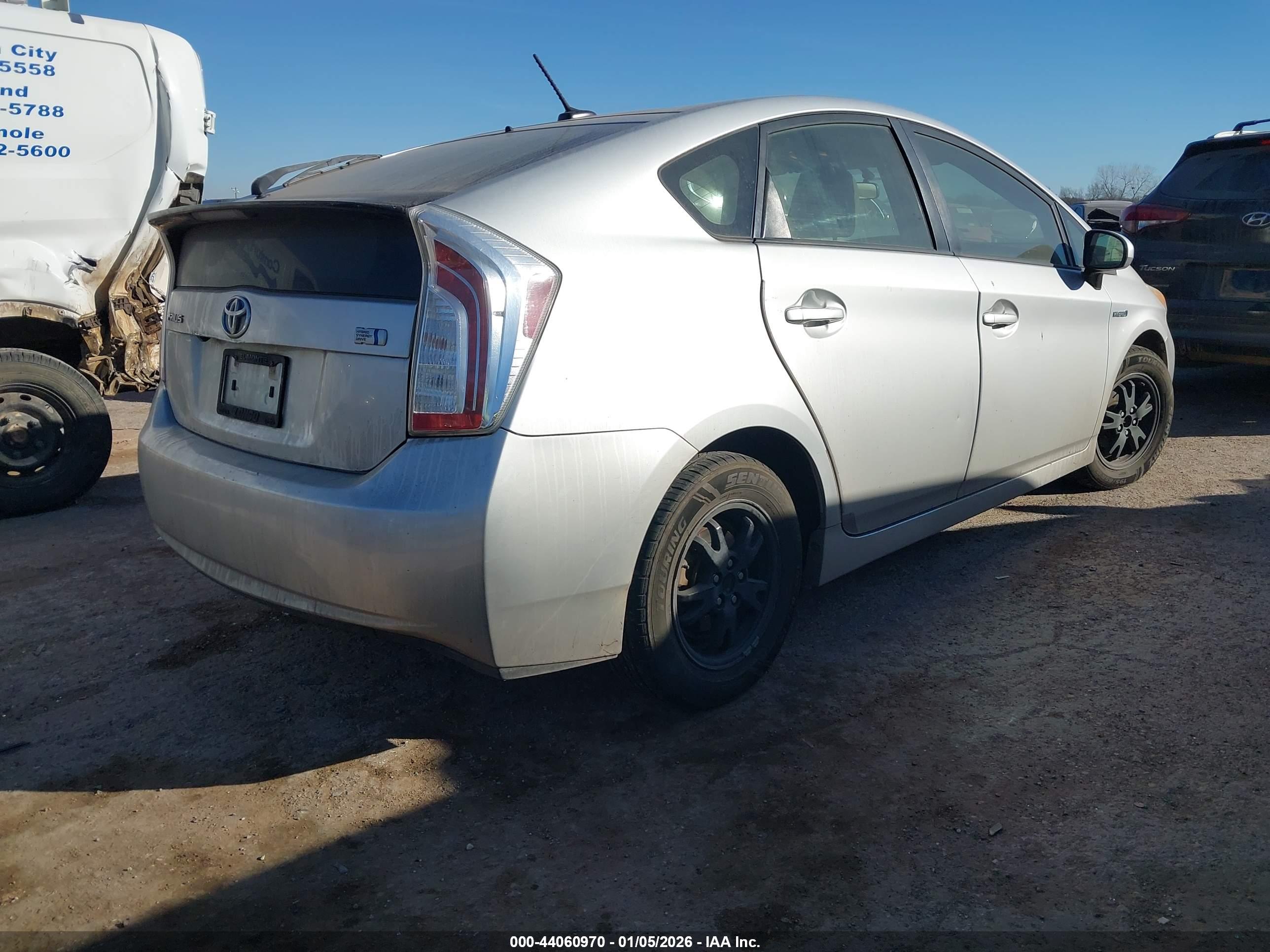 TOYOTA PRIUS image 4