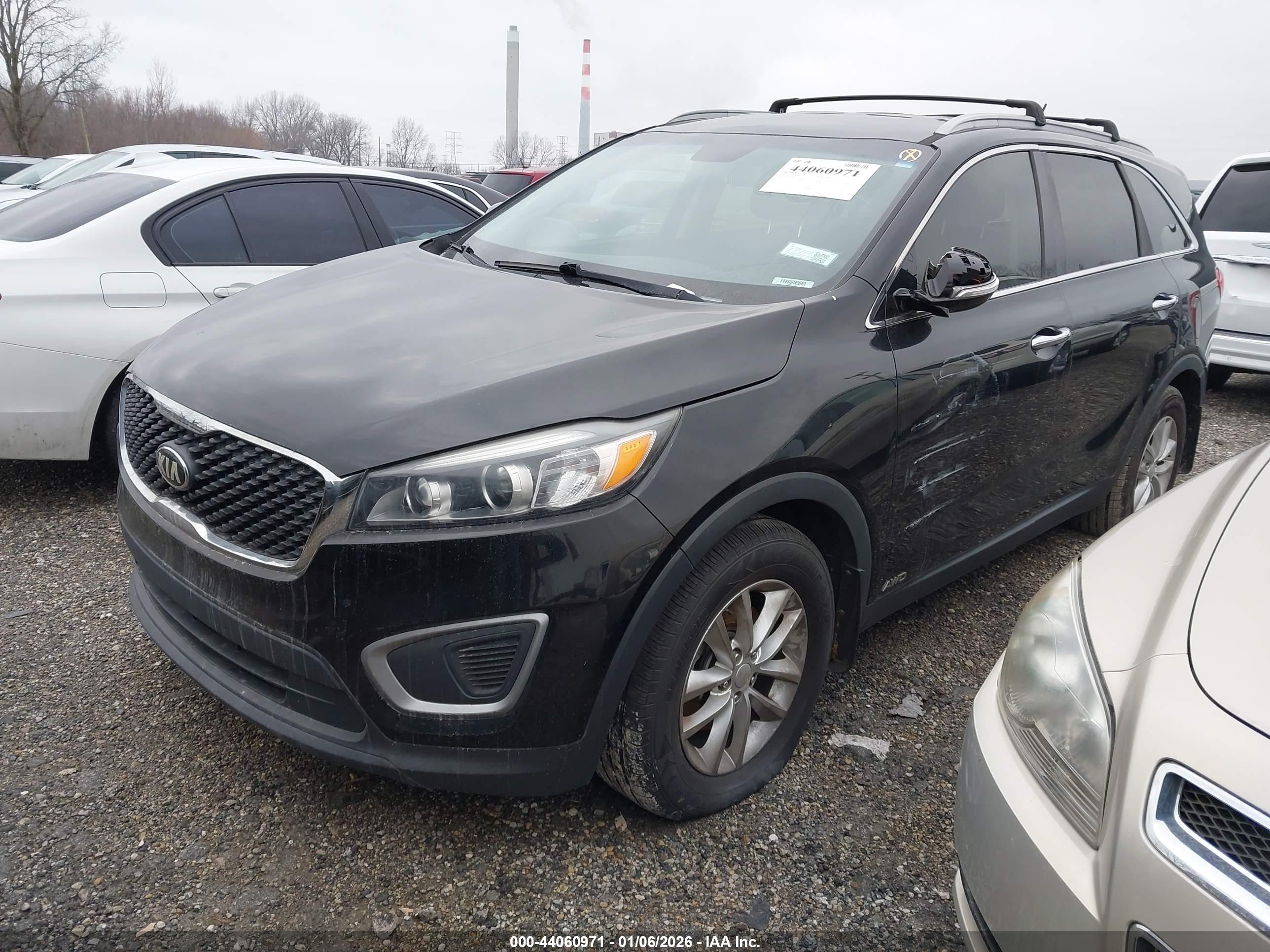 KIA SORENTO image 2