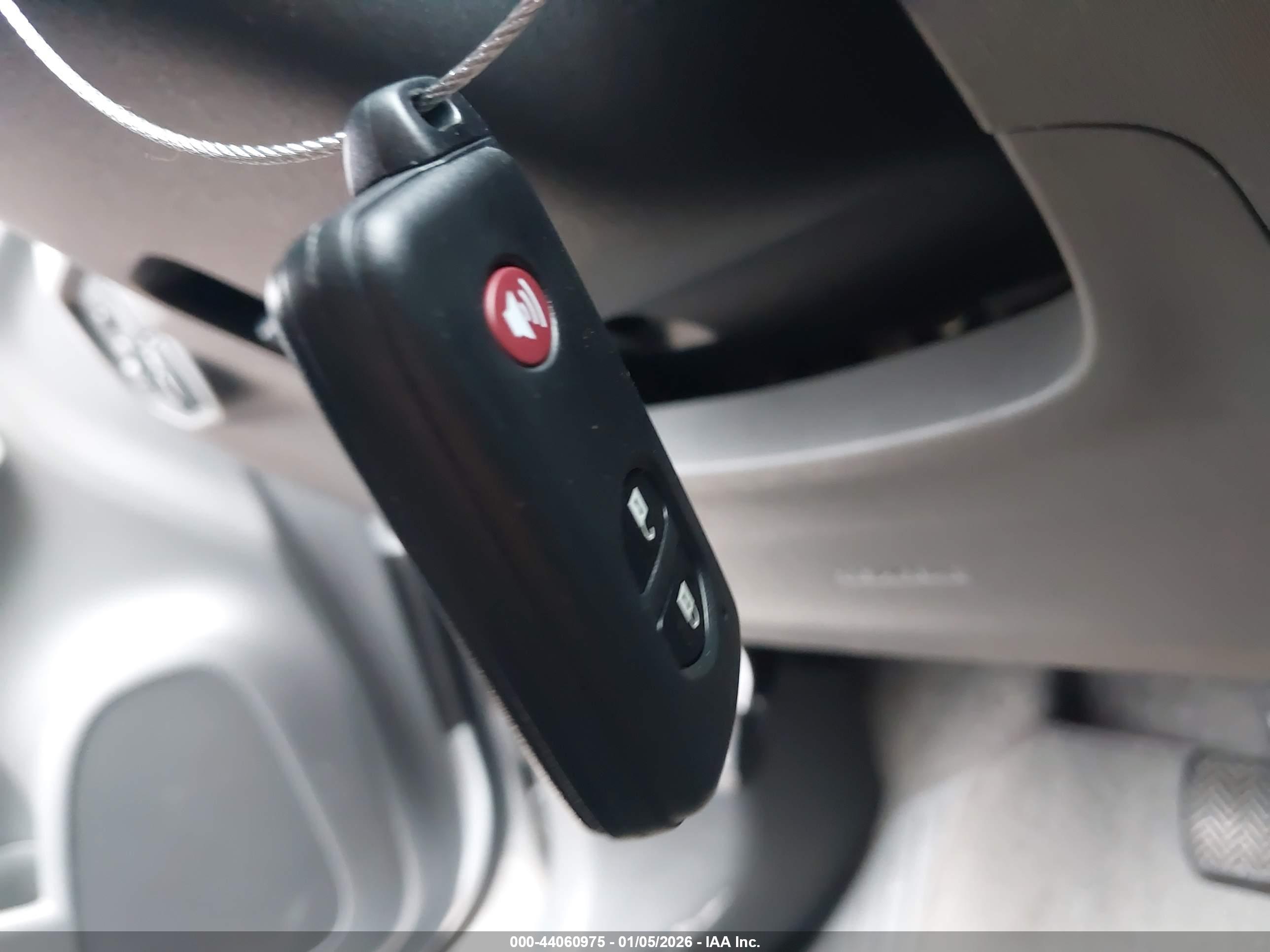 TOYOTA PRIUS image 11