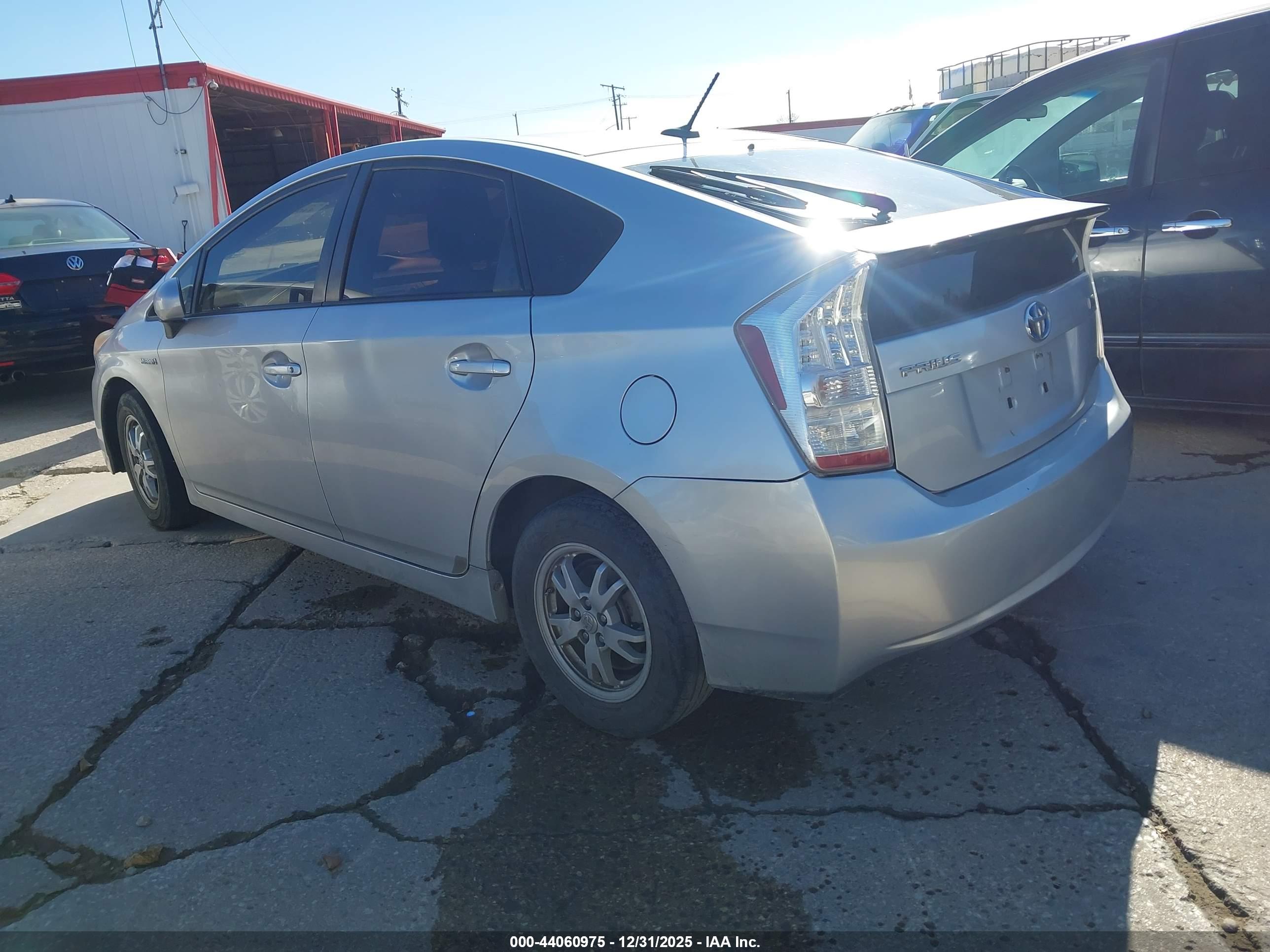TOYOTA PRIUS image 3