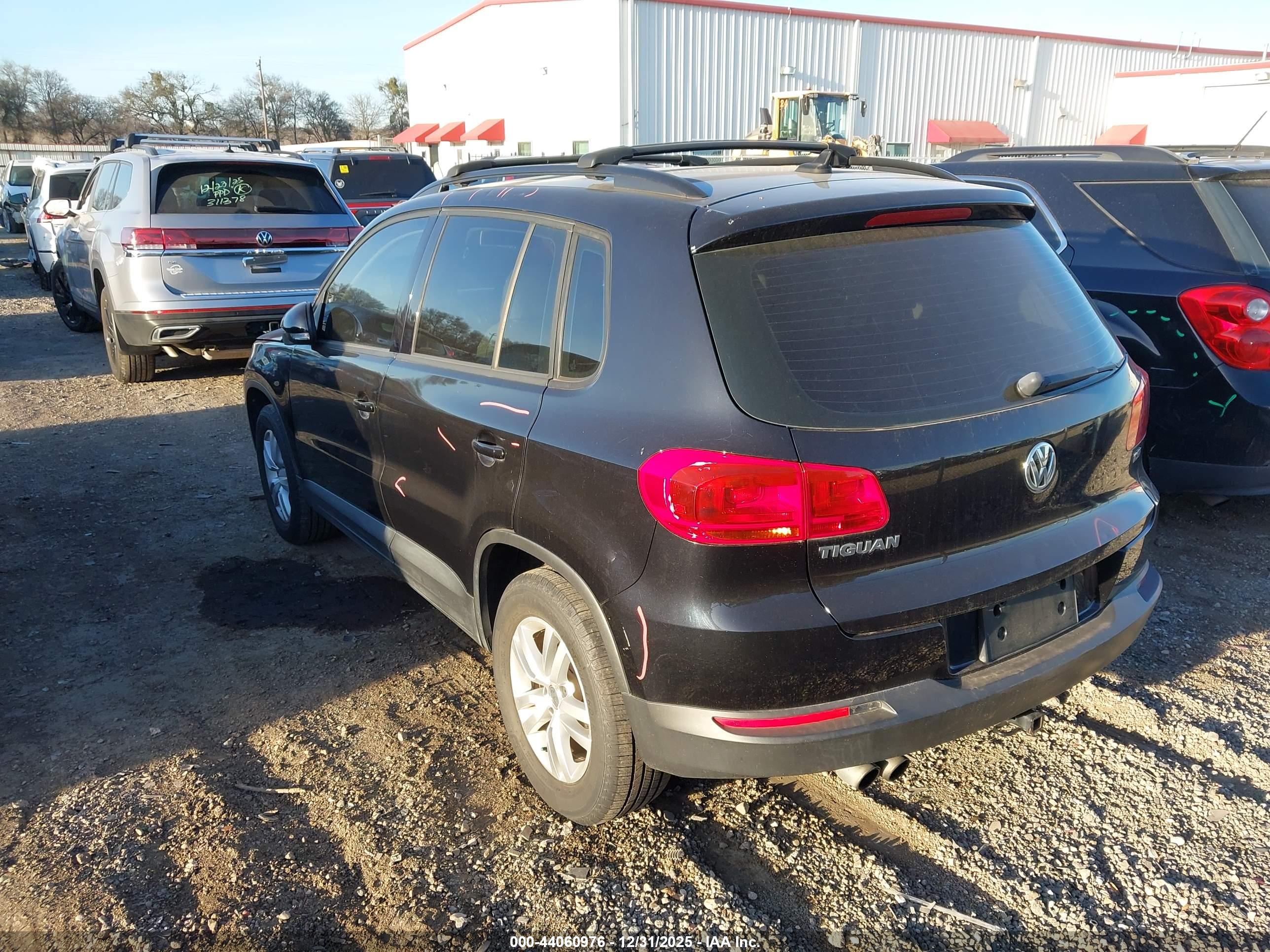 VOLKSWAGEN TIGUAN image 3