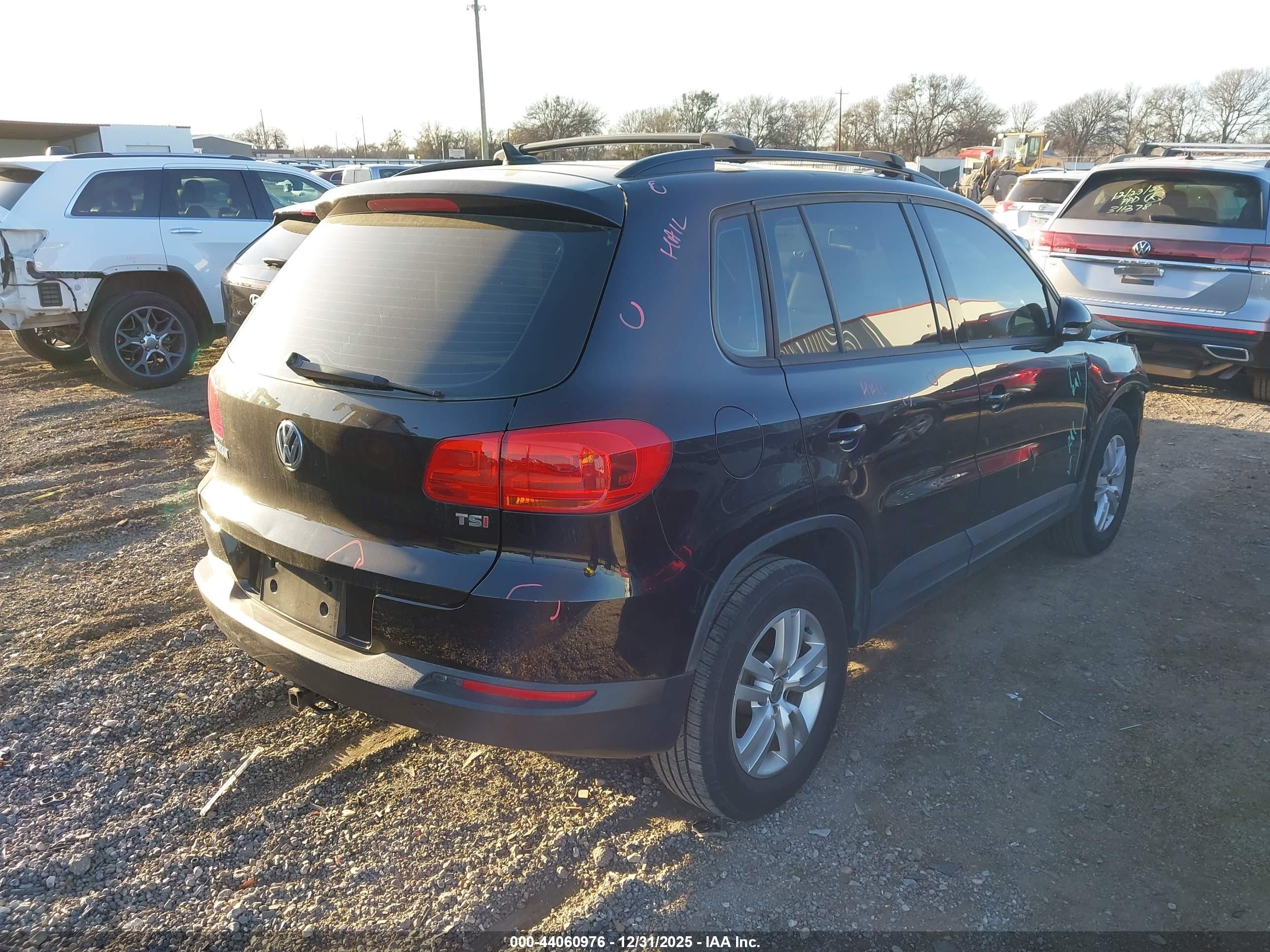 VOLKSWAGEN TIGUAN image 4