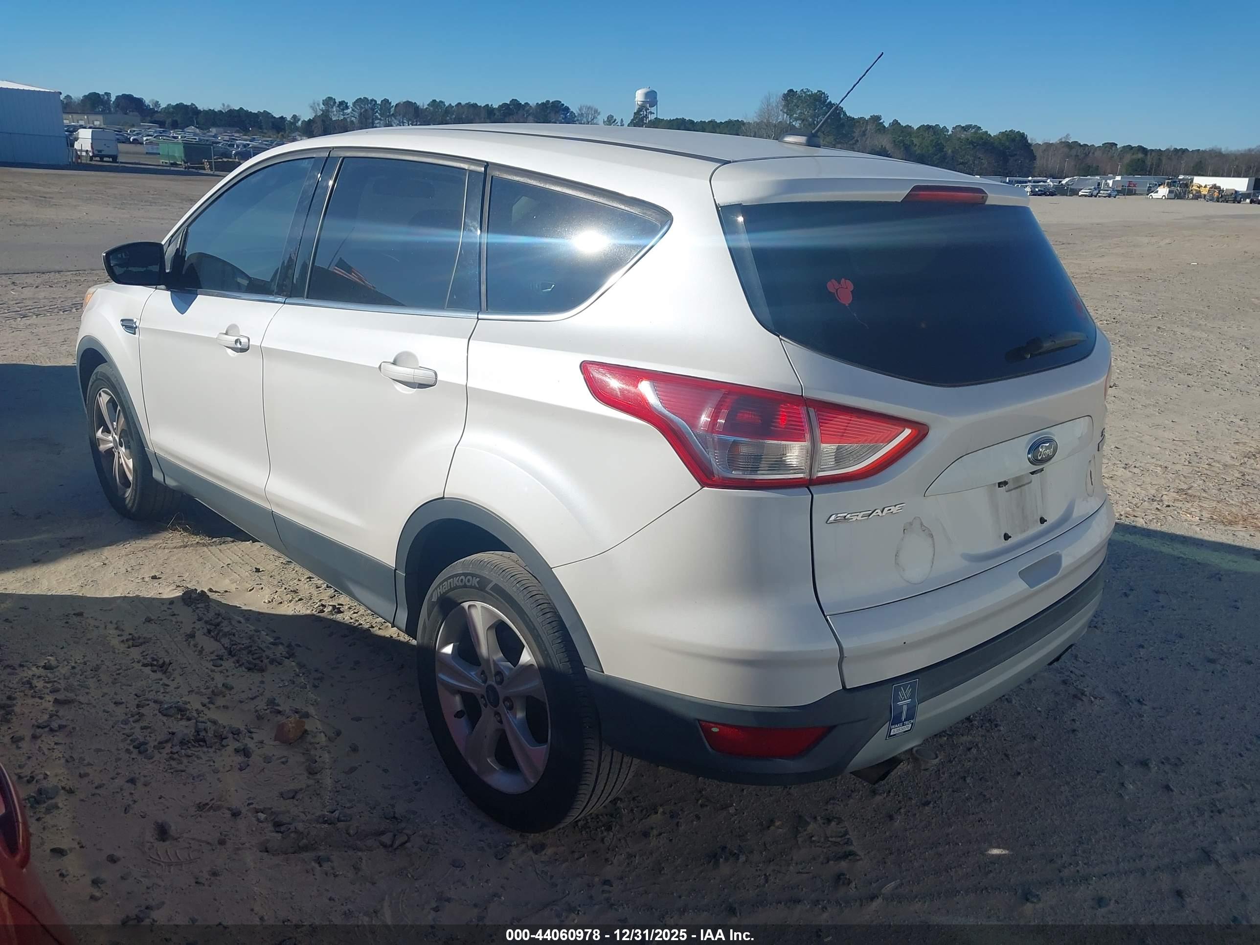 FORD ESCAPE image 3