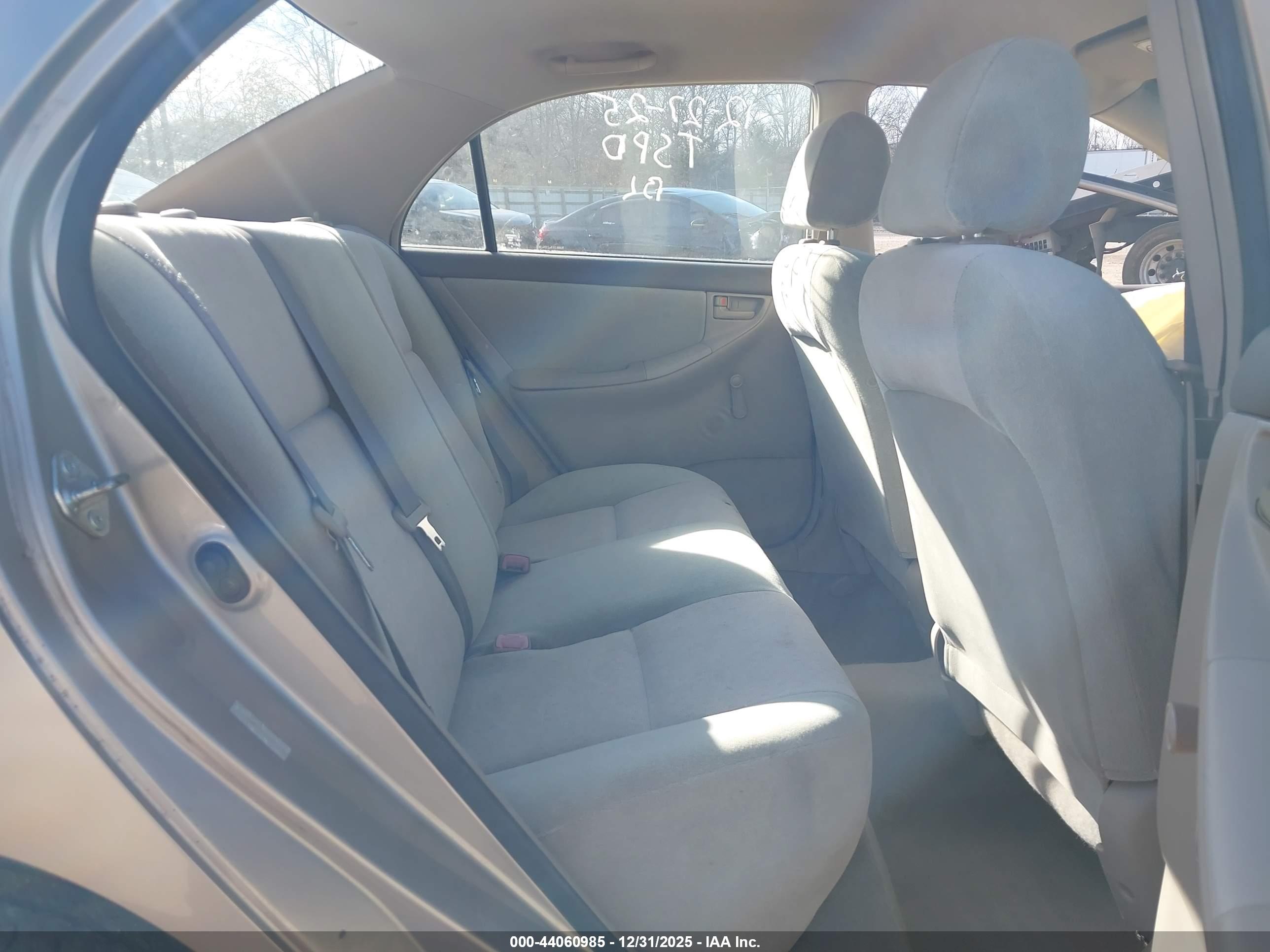 TOYOTA COROLLA image 8