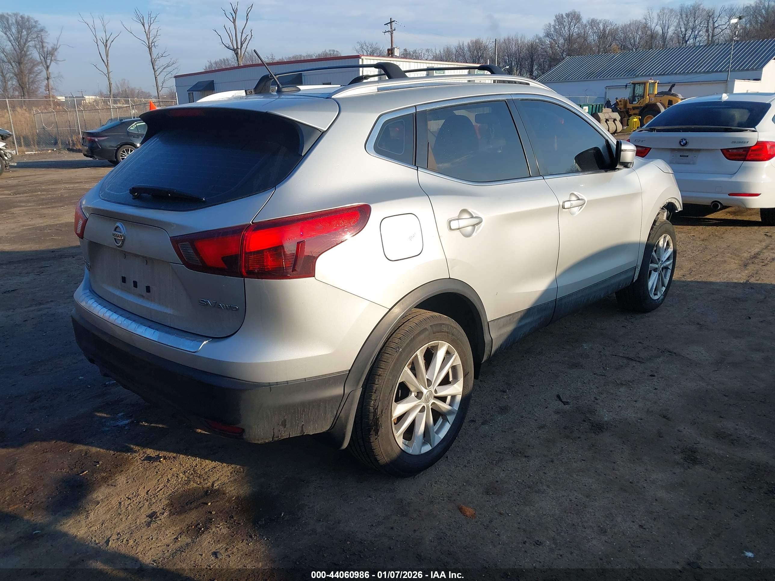 NISSAN ROGUE image 4