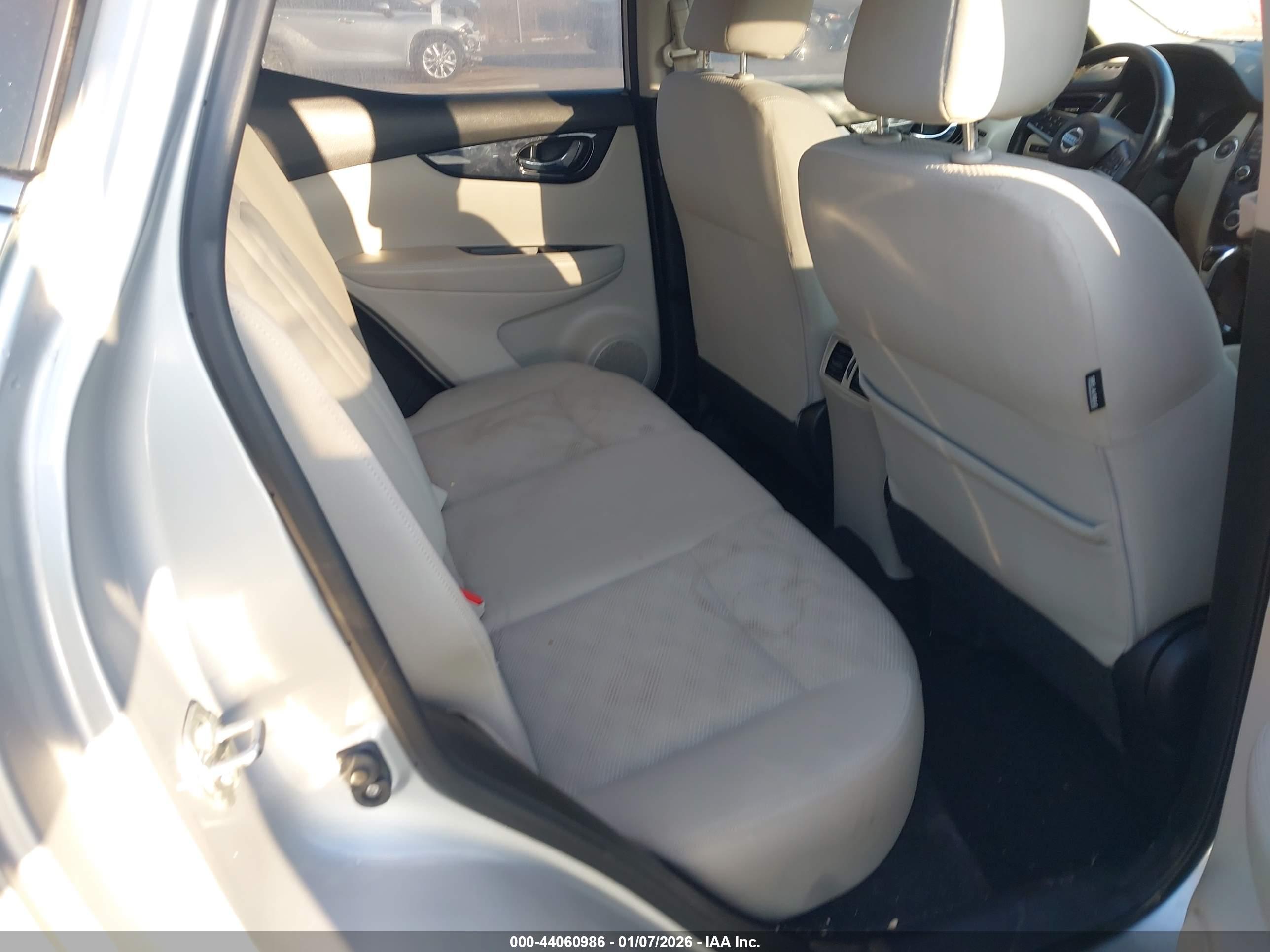 NISSAN ROGUE image 8