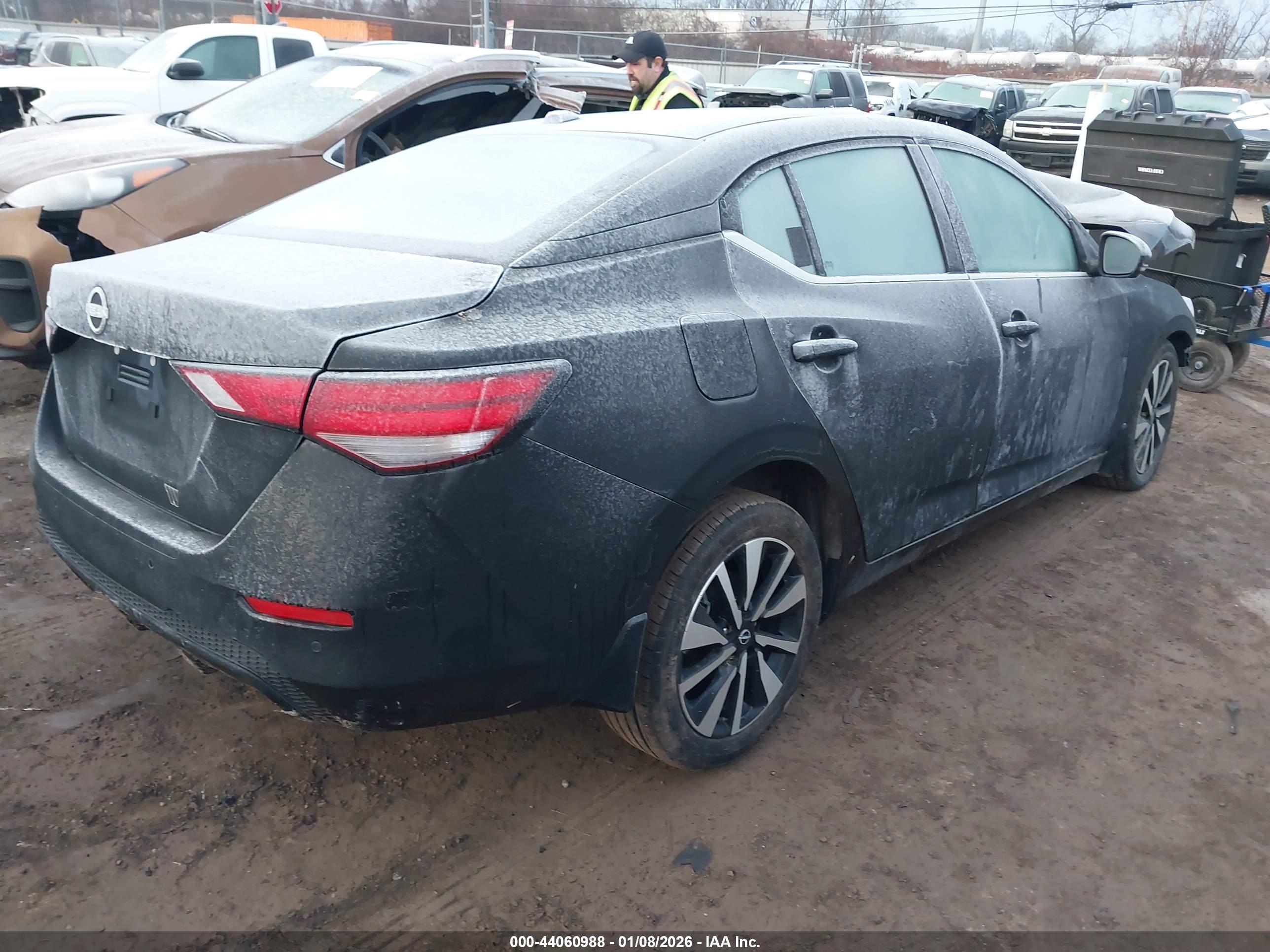 NISSAN SENTRA image 4