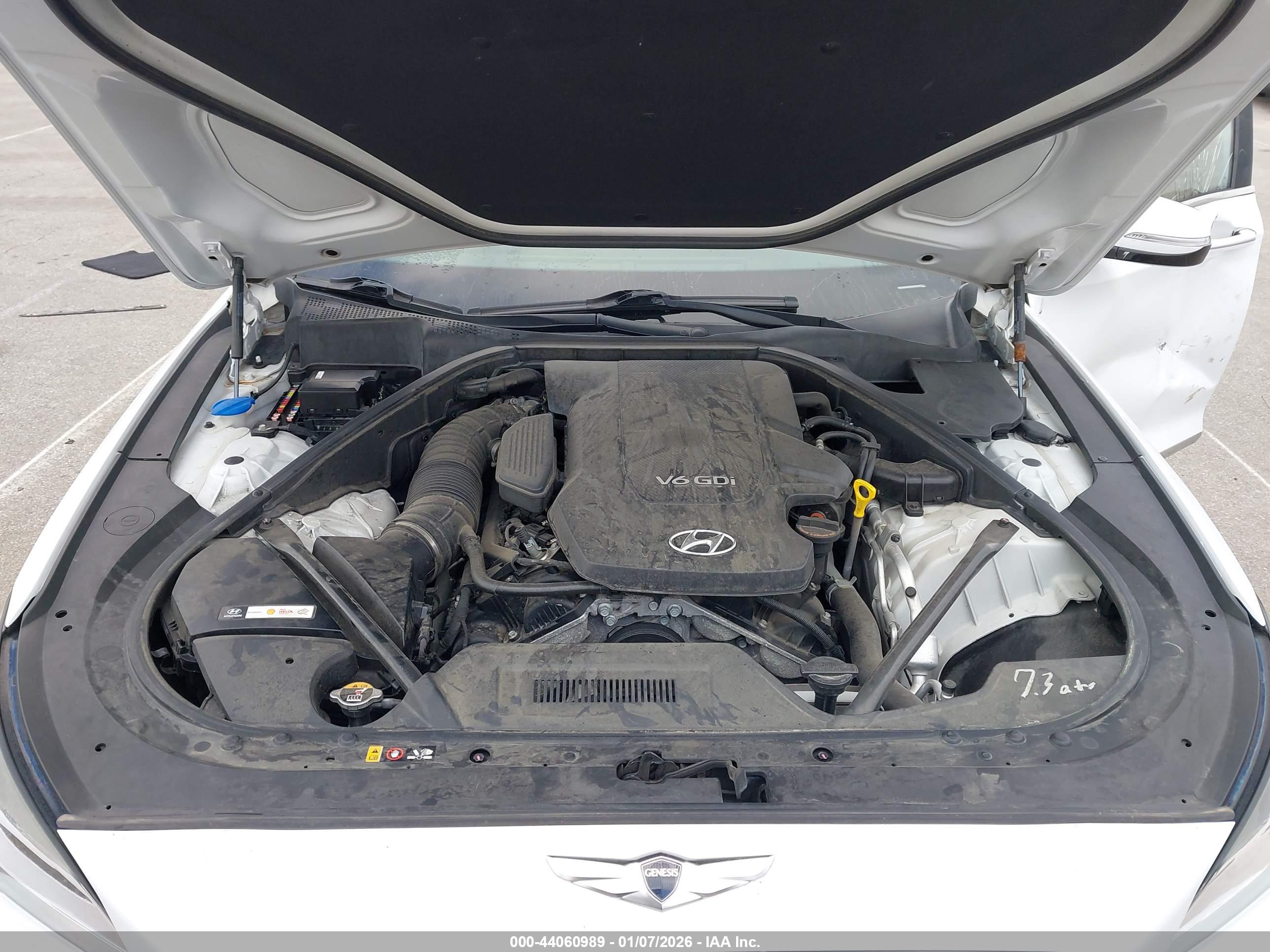 HYUNDAI GENESIS image 10