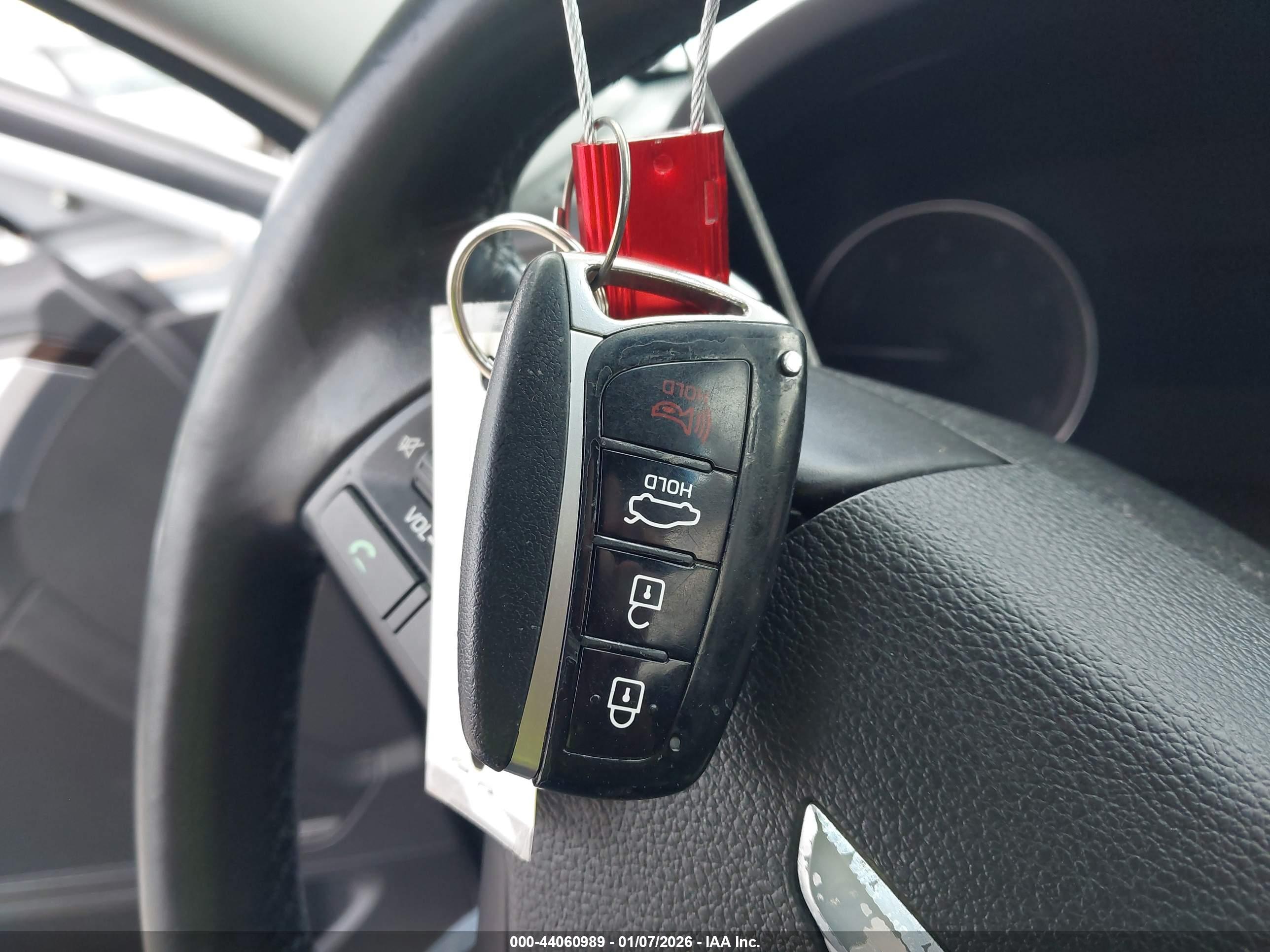 HYUNDAI GENESIS image 11