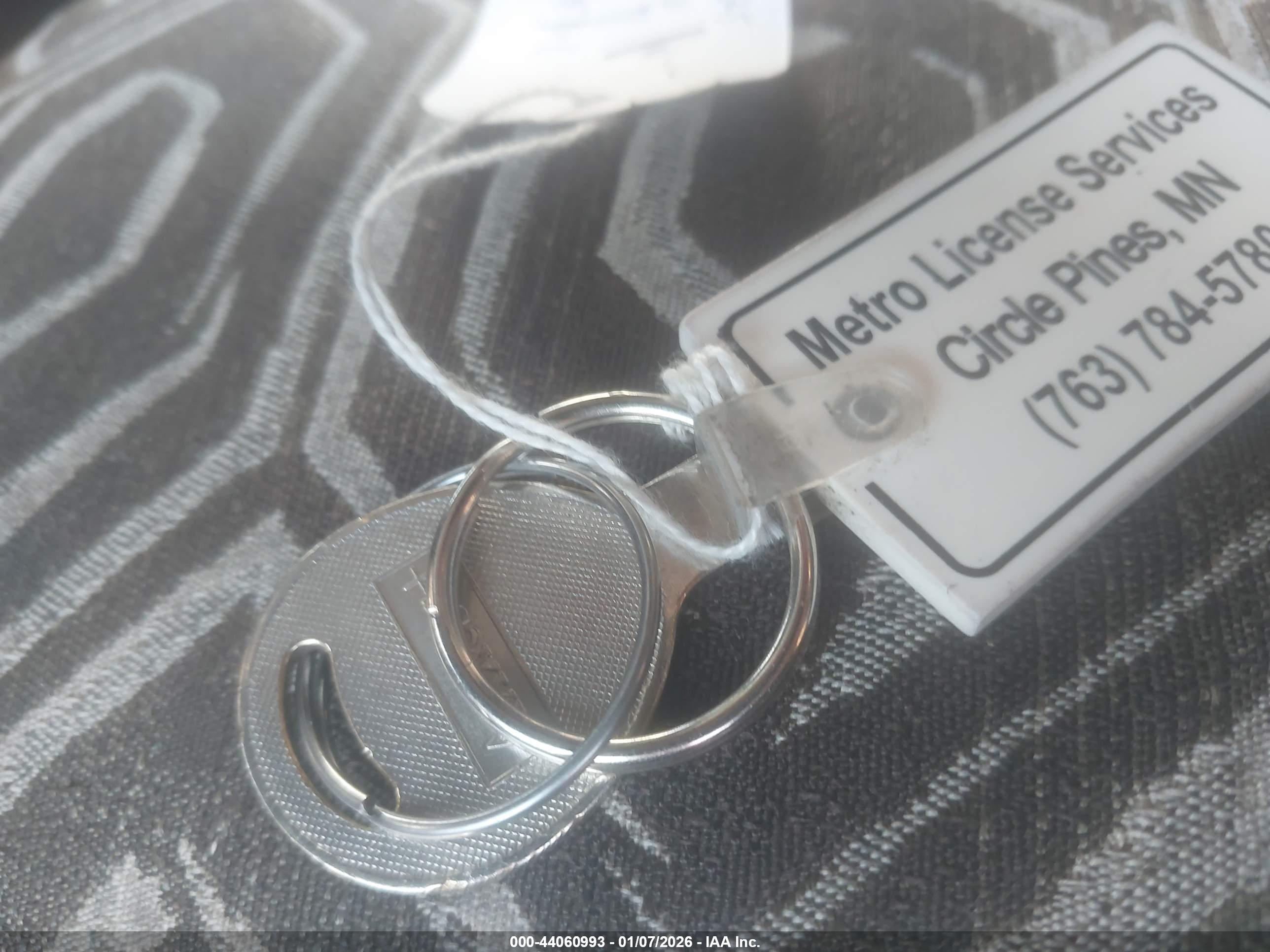 VOLVO VN image 11