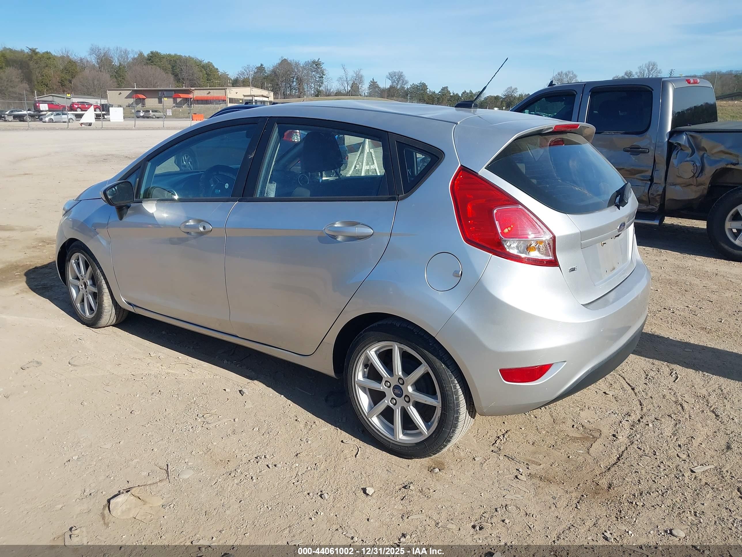 FORD FIESTA image 3