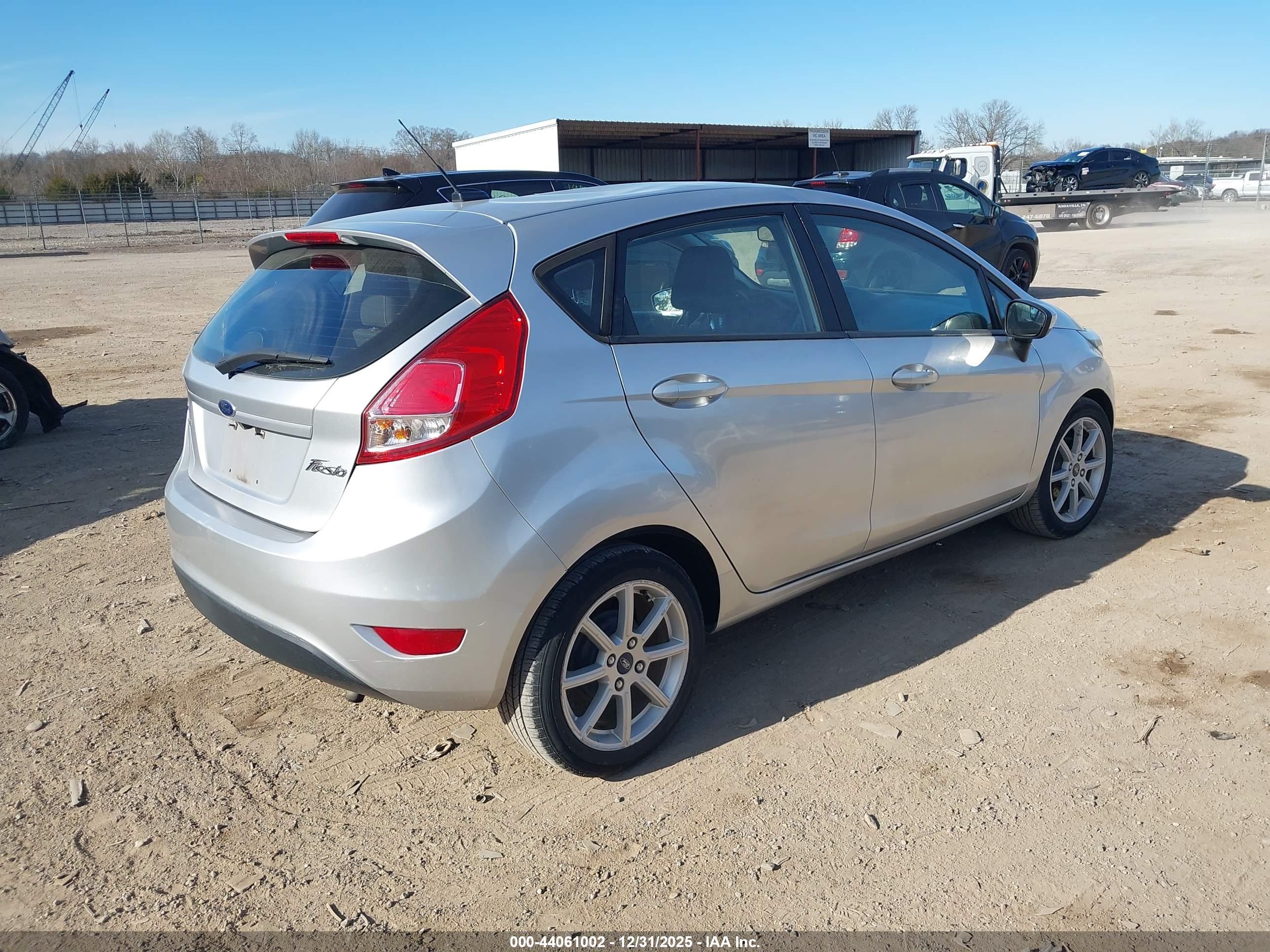 FORD FIESTA image 4