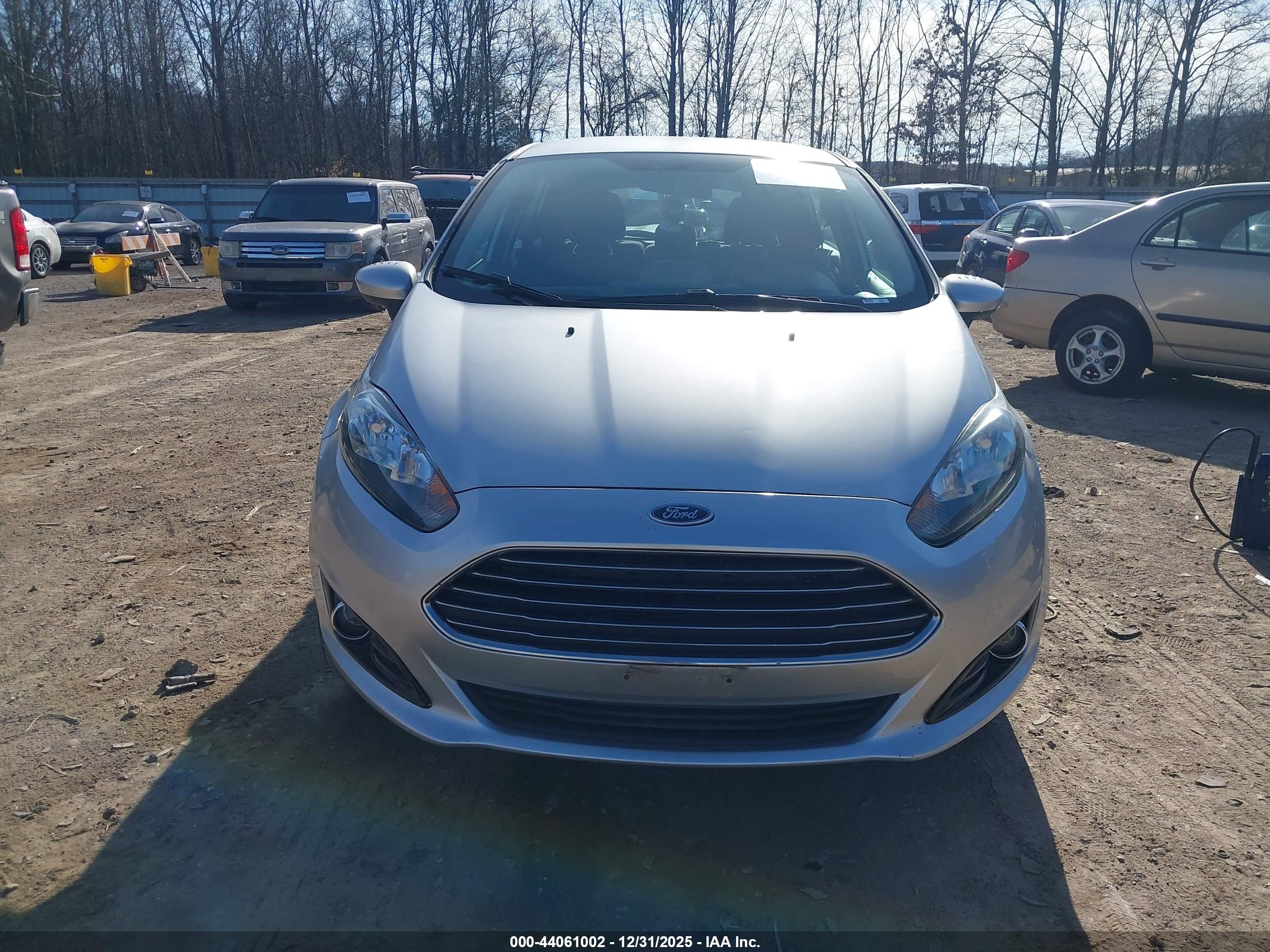 FORD FIESTA image 6
