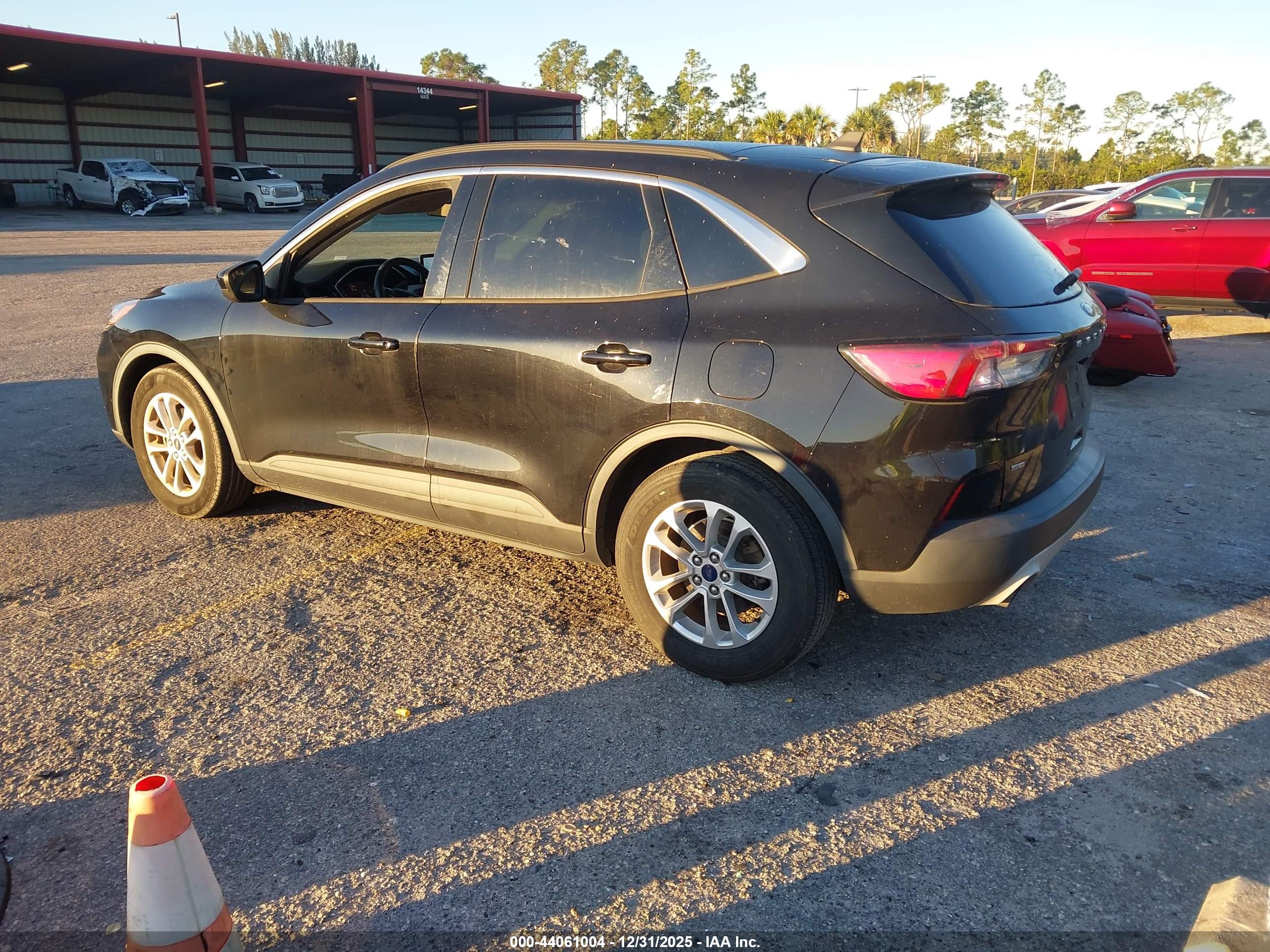 FORD ESCAPE image 3