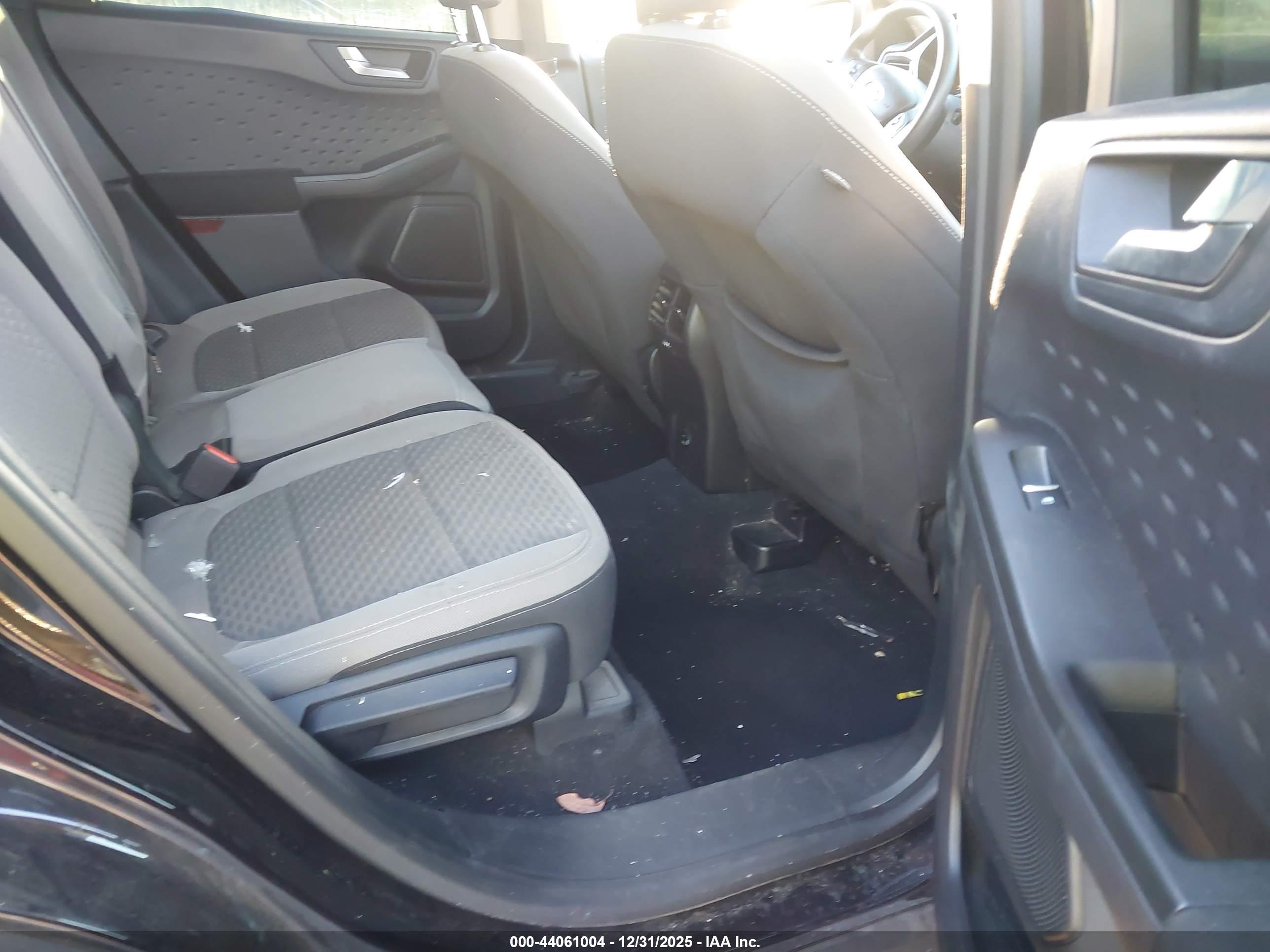 FORD ESCAPE image 8