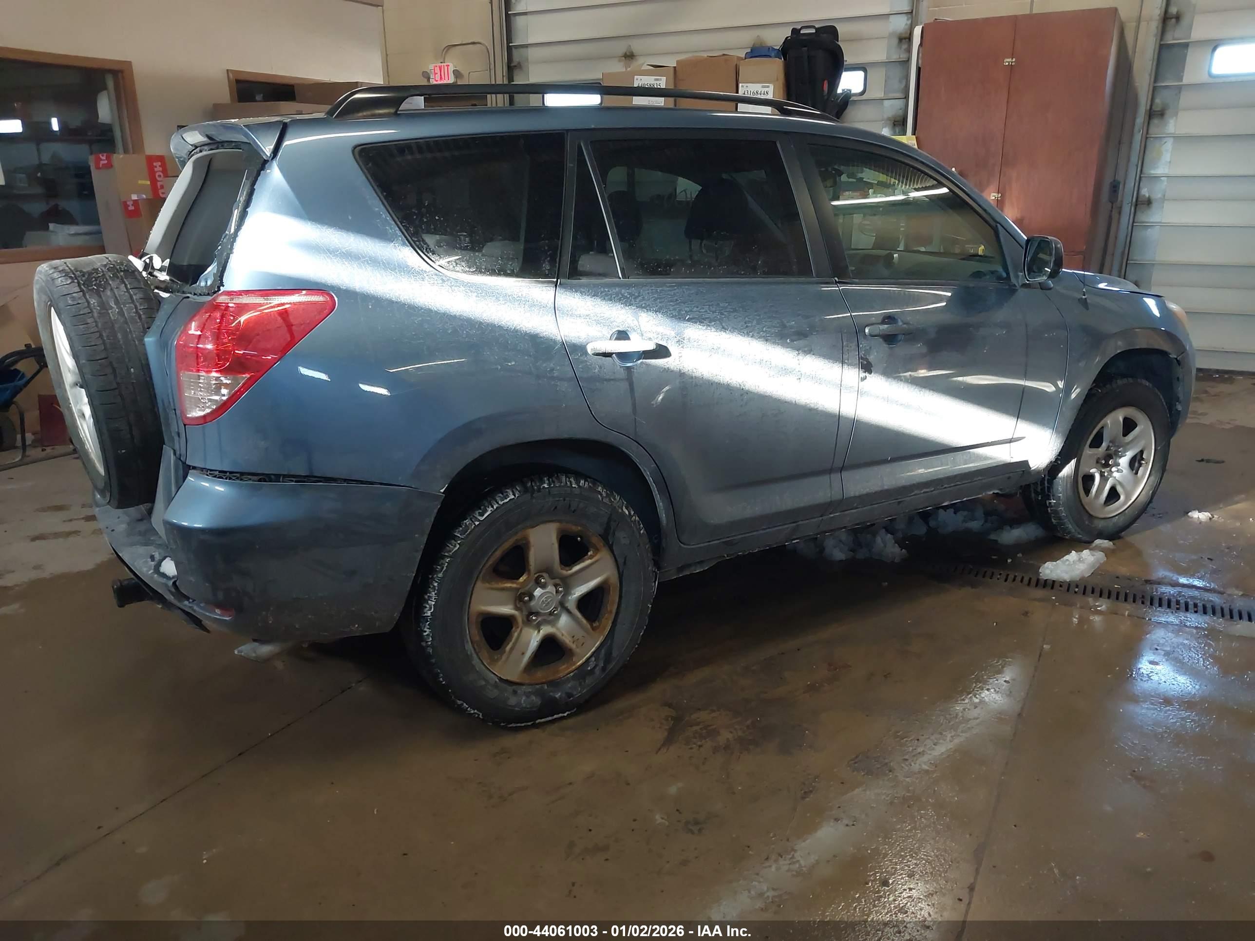 TOYOTA RAV4 image 4