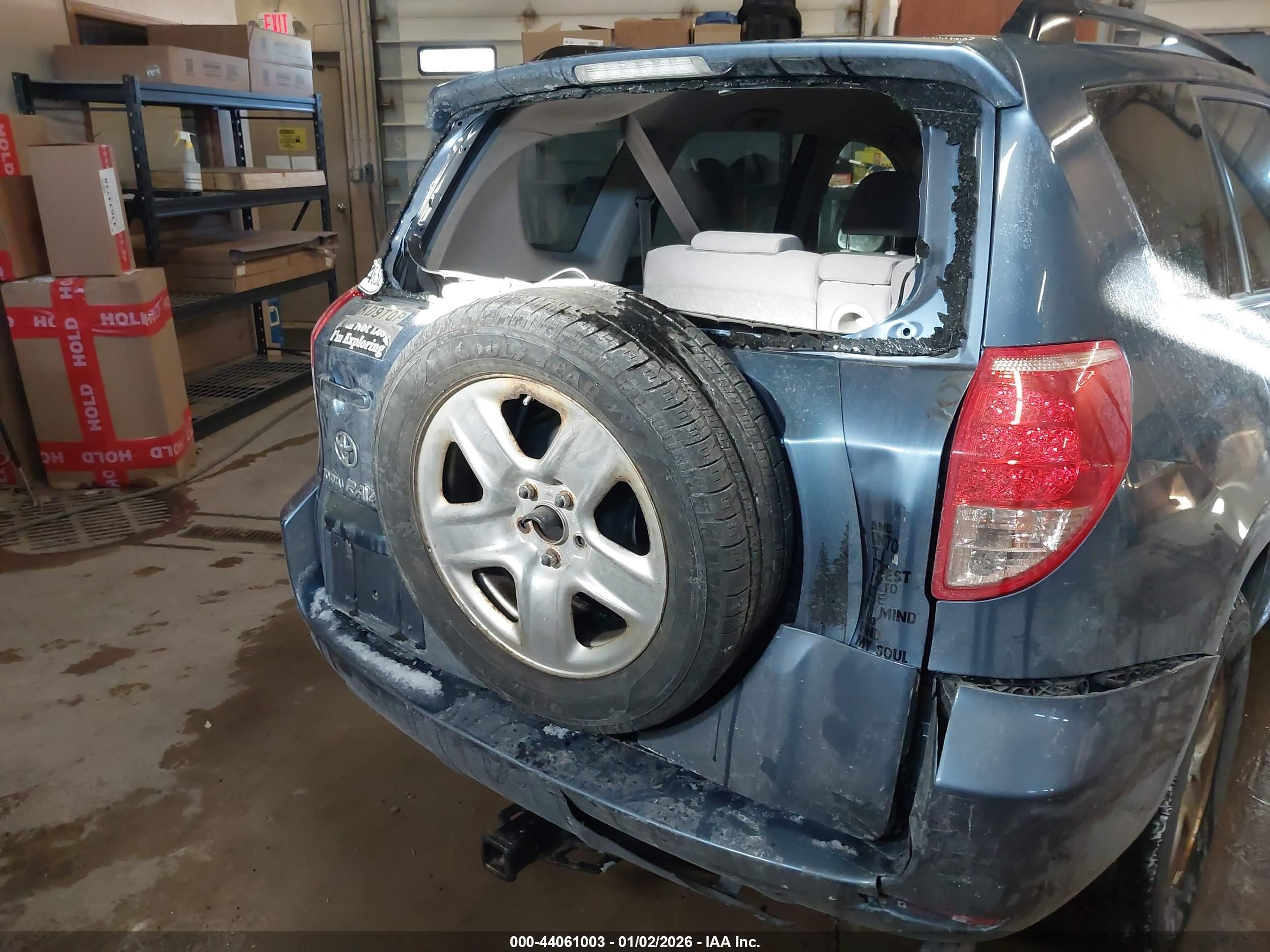 TOYOTA RAV4 image 6