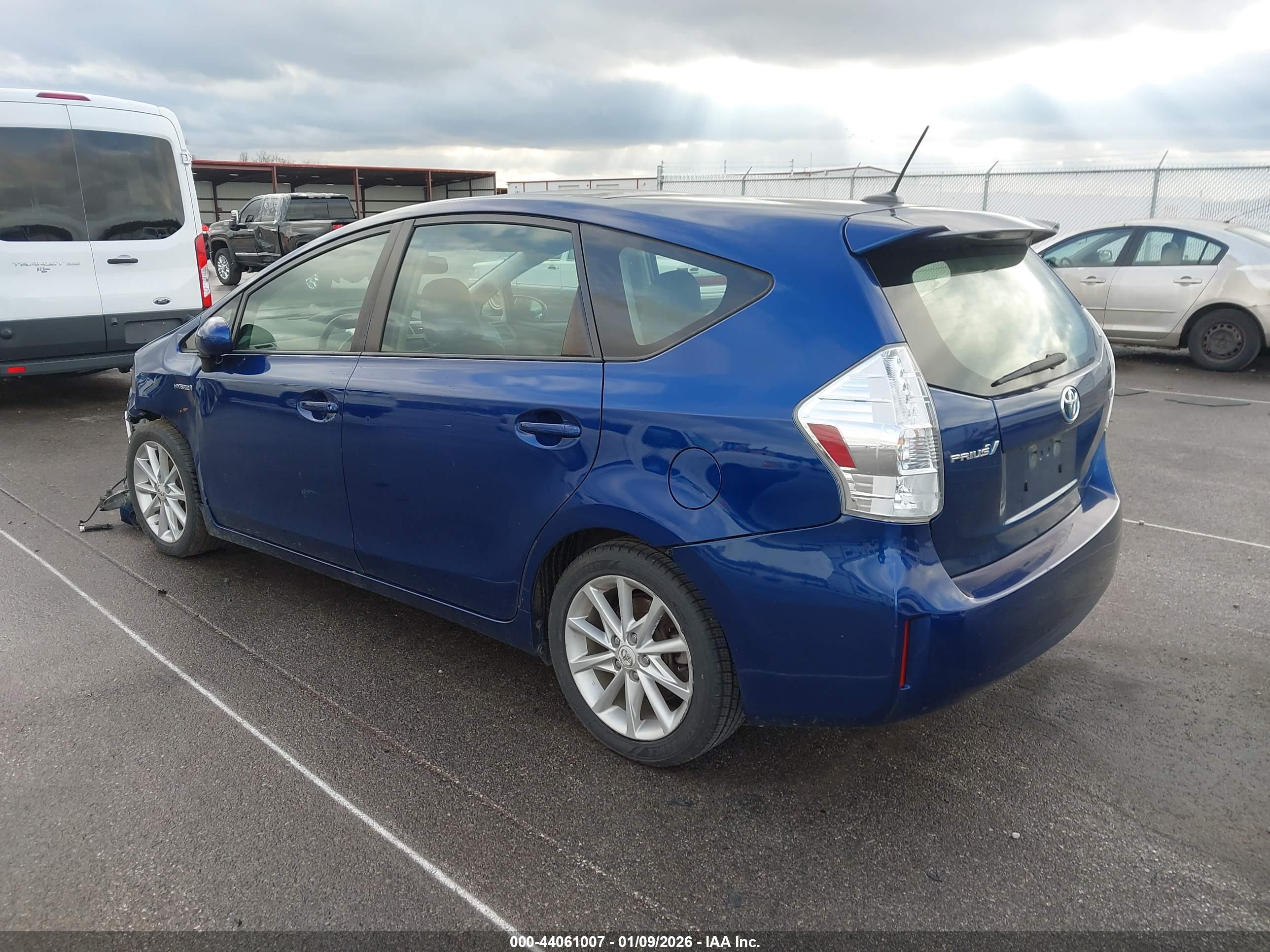 TOYOTA PRIUS image 3