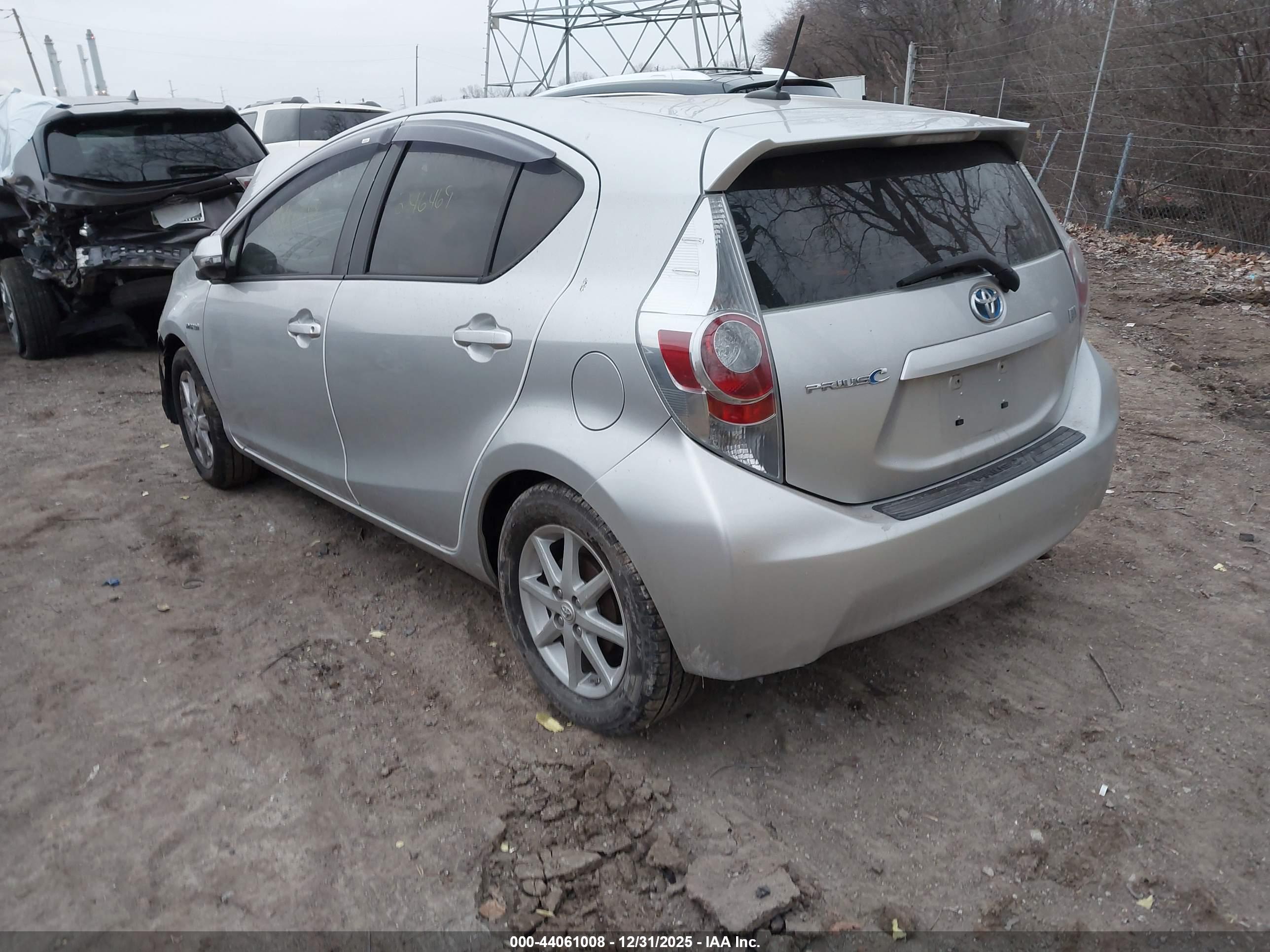 TOYOTA PRIUS image 3