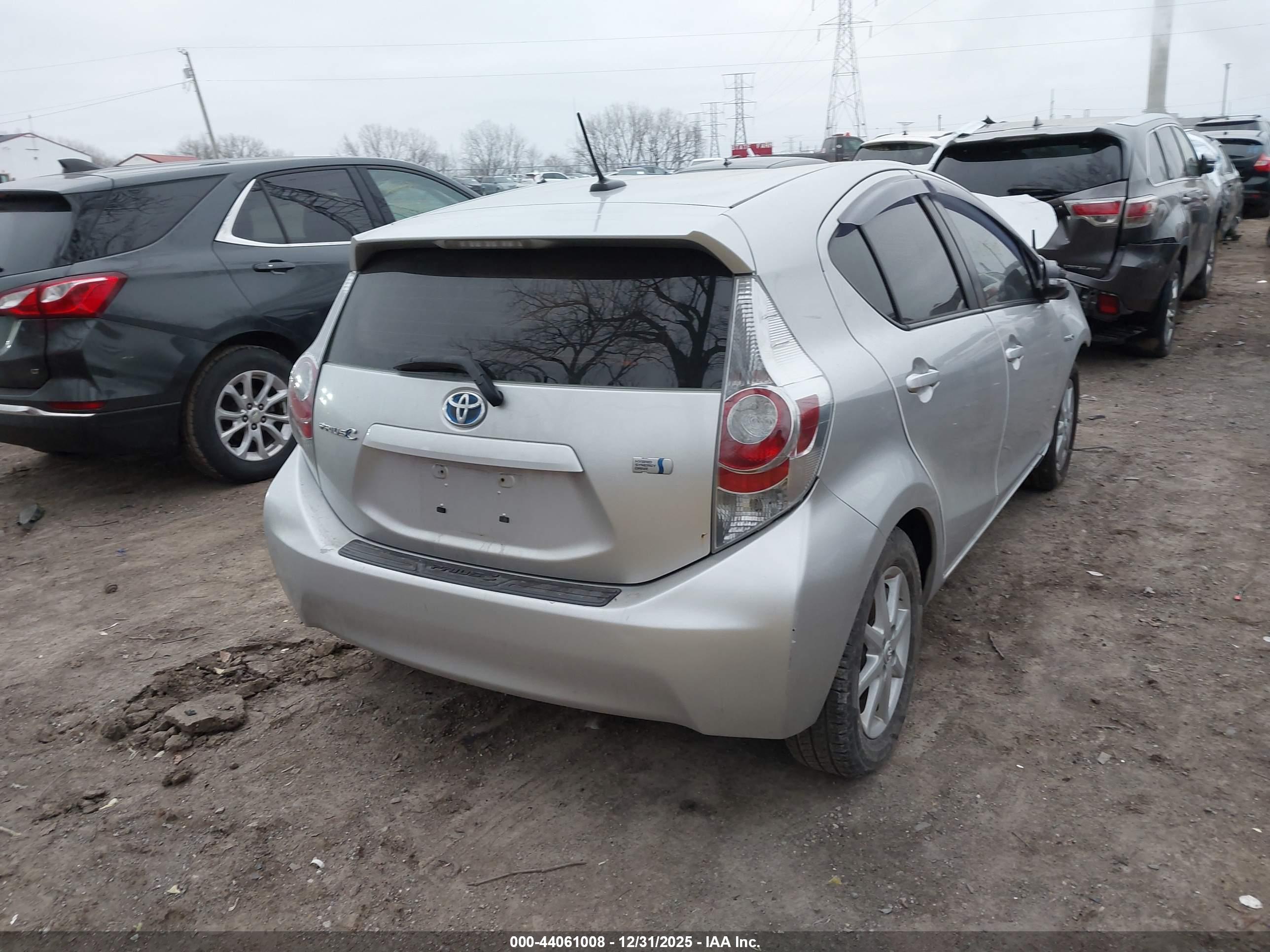 TOYOTA PRIUS image 4
