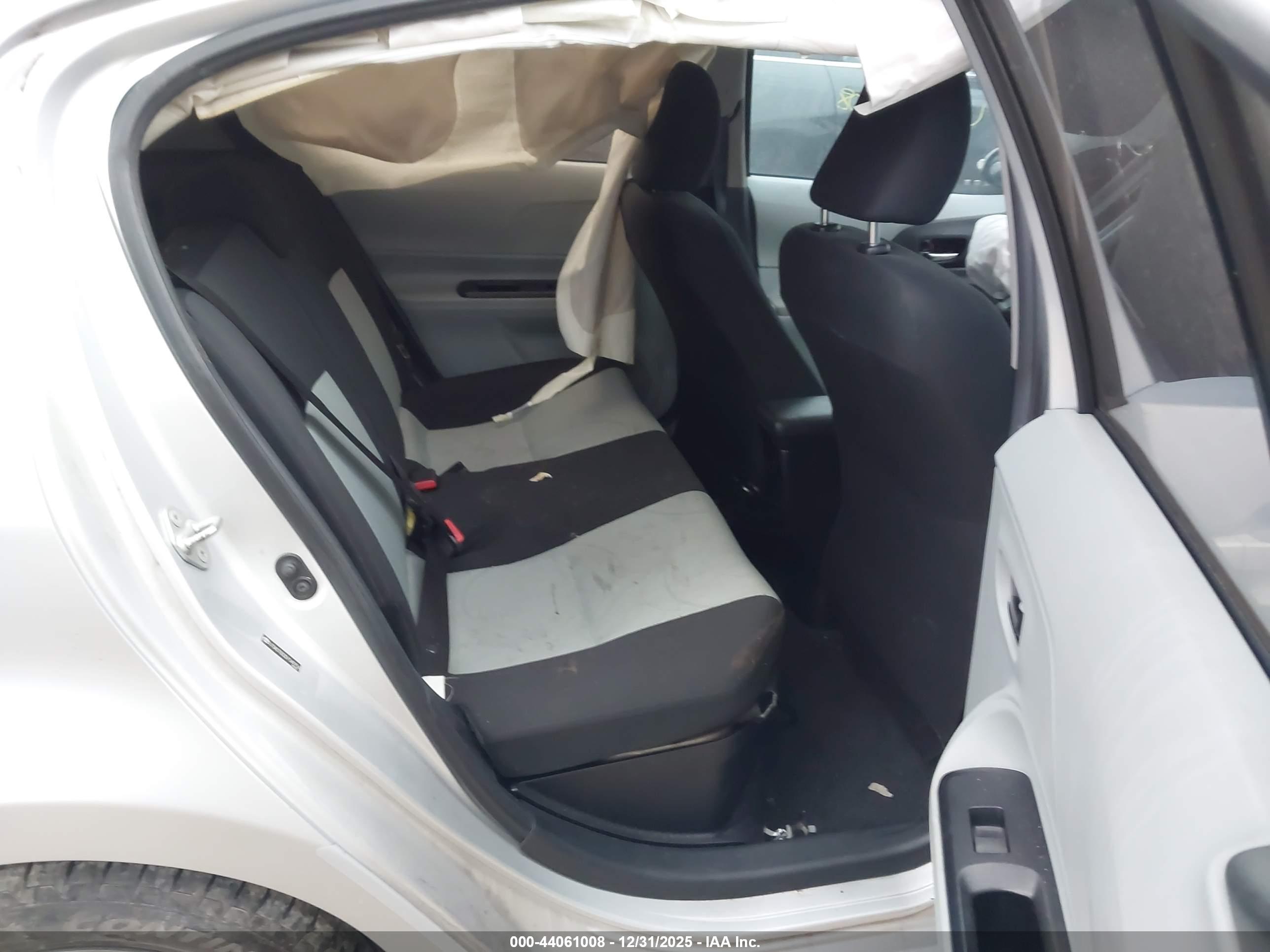 TOYOTA PRIUS image 8