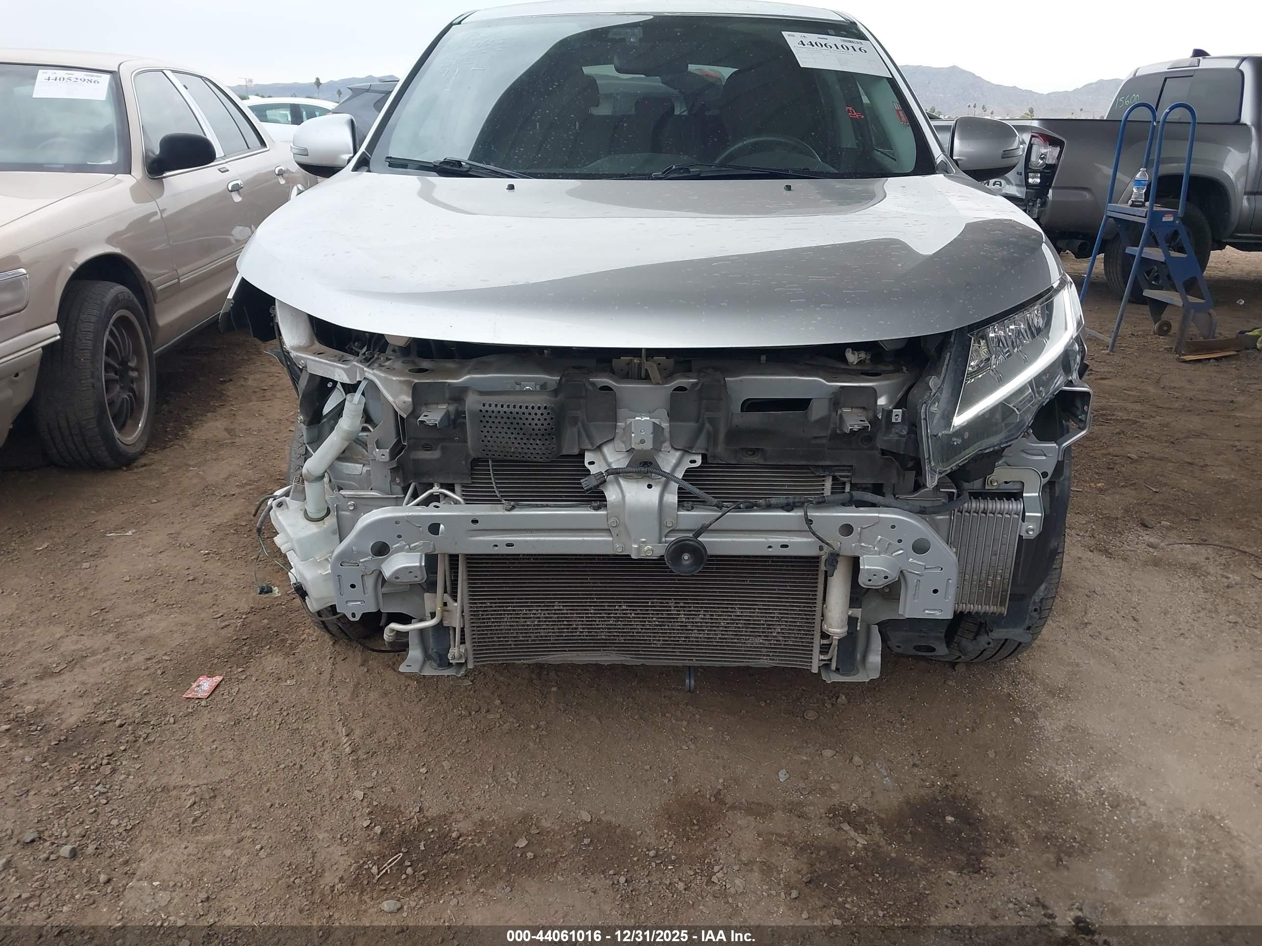MITSUBISHI OUTLANDER image 6